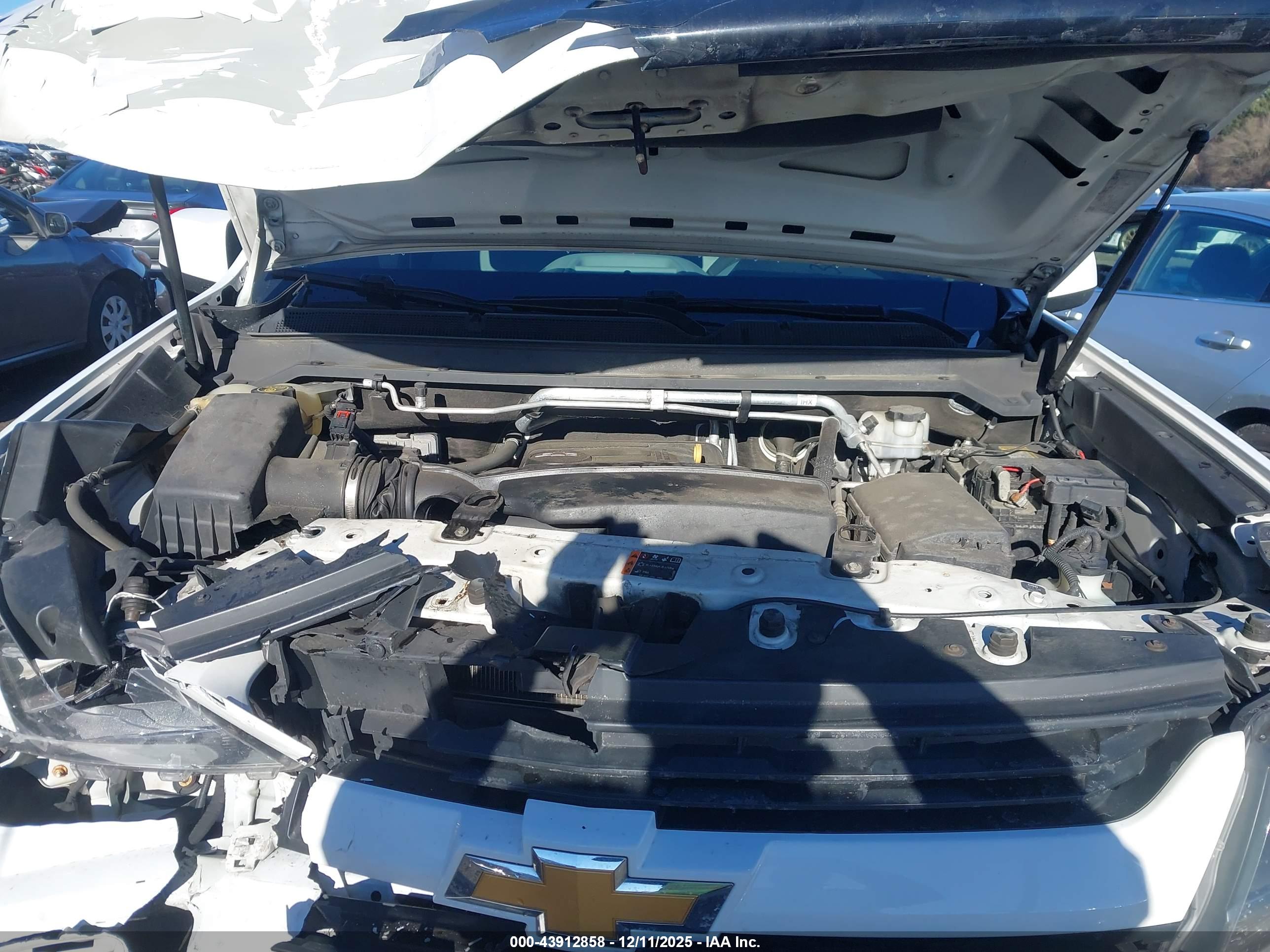 CHEVROLET COLORADO image 10