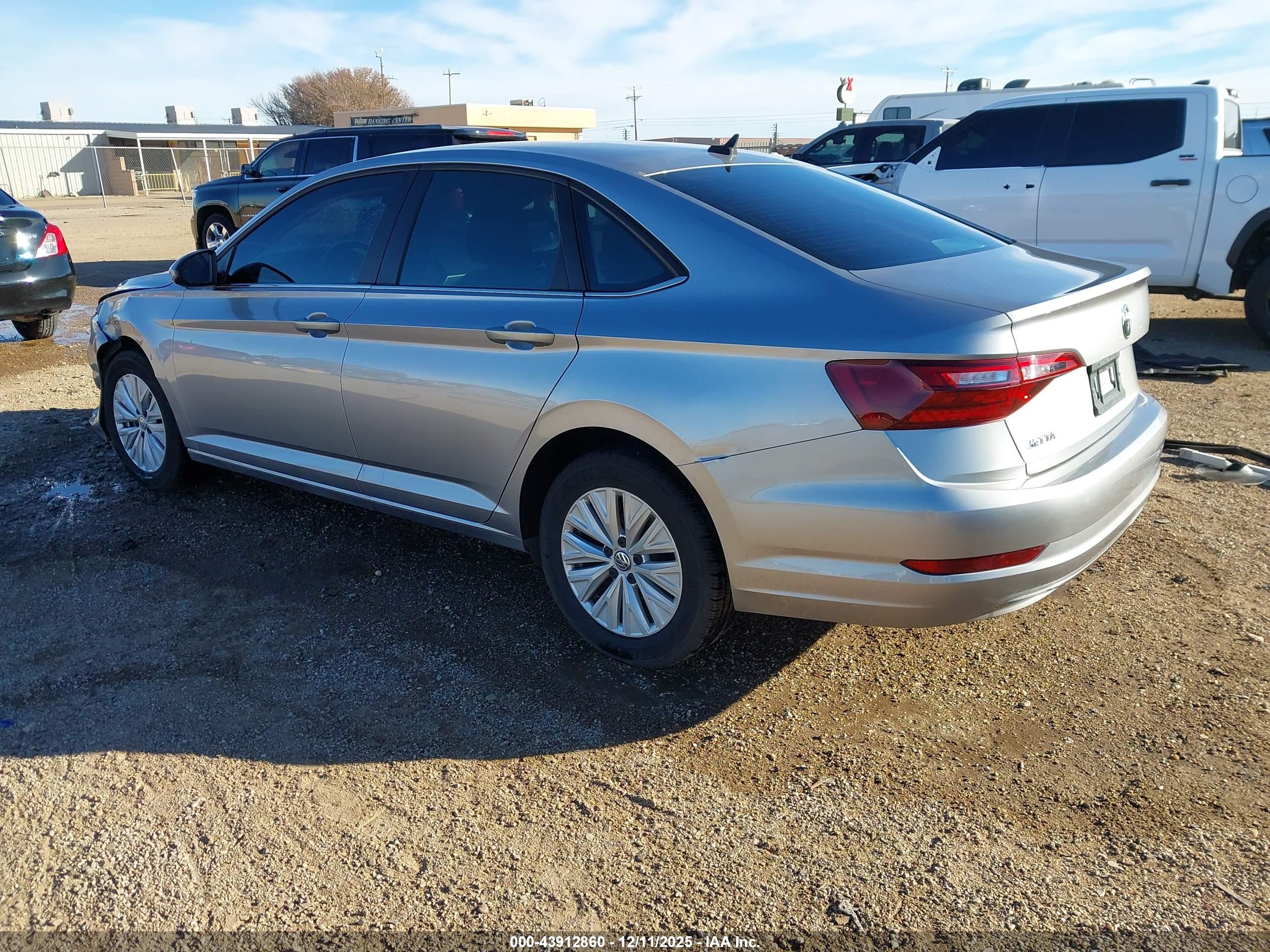 VOLKSWAGEN JETTA image 3