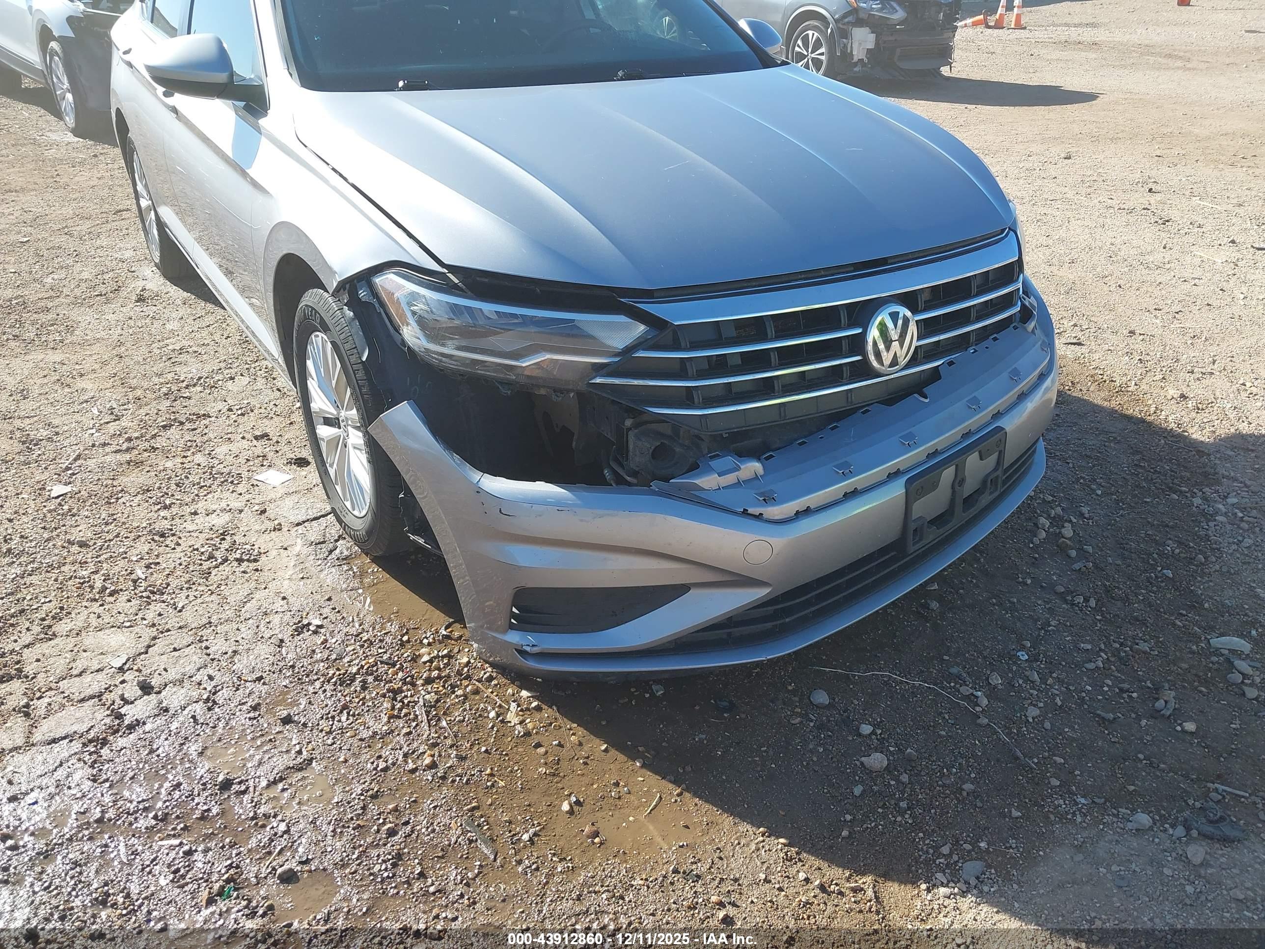 VOLKSWAGEN JETTA image 6
