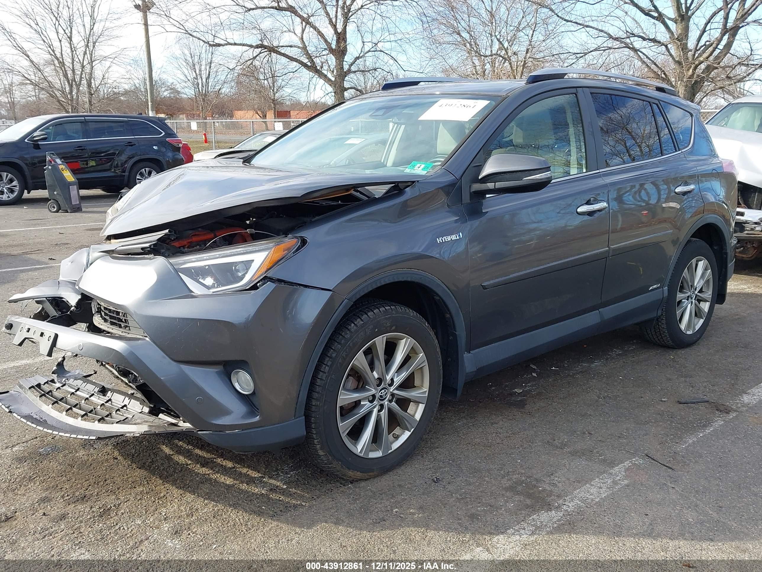TOYOTA RAV4 image 2