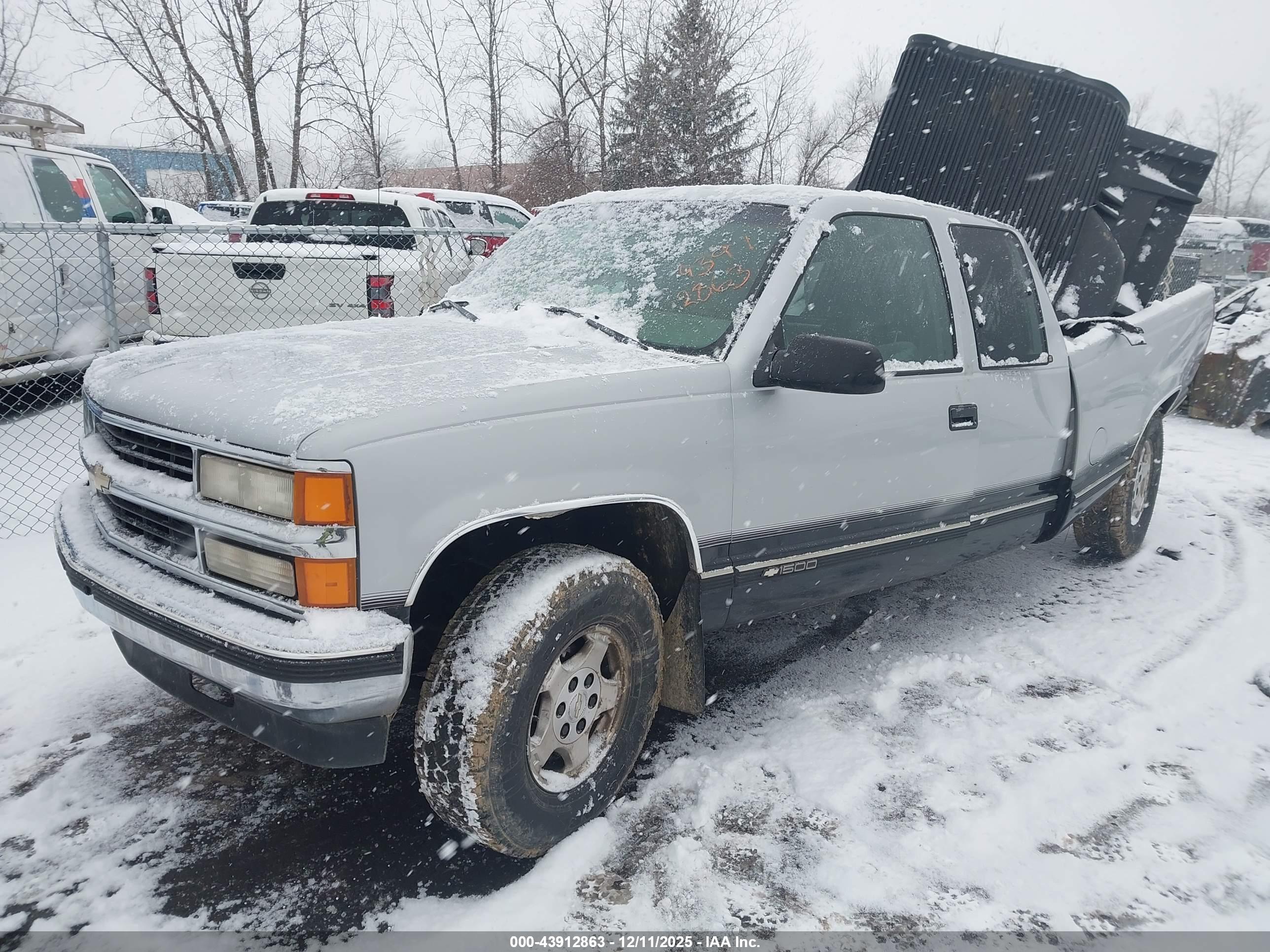 CHEVROLET K1500 image 2