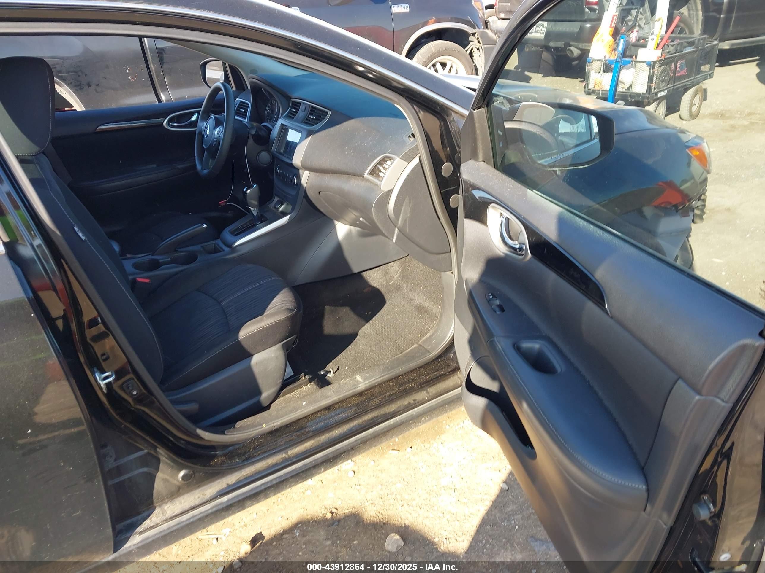NISSAN SENTRA image 5