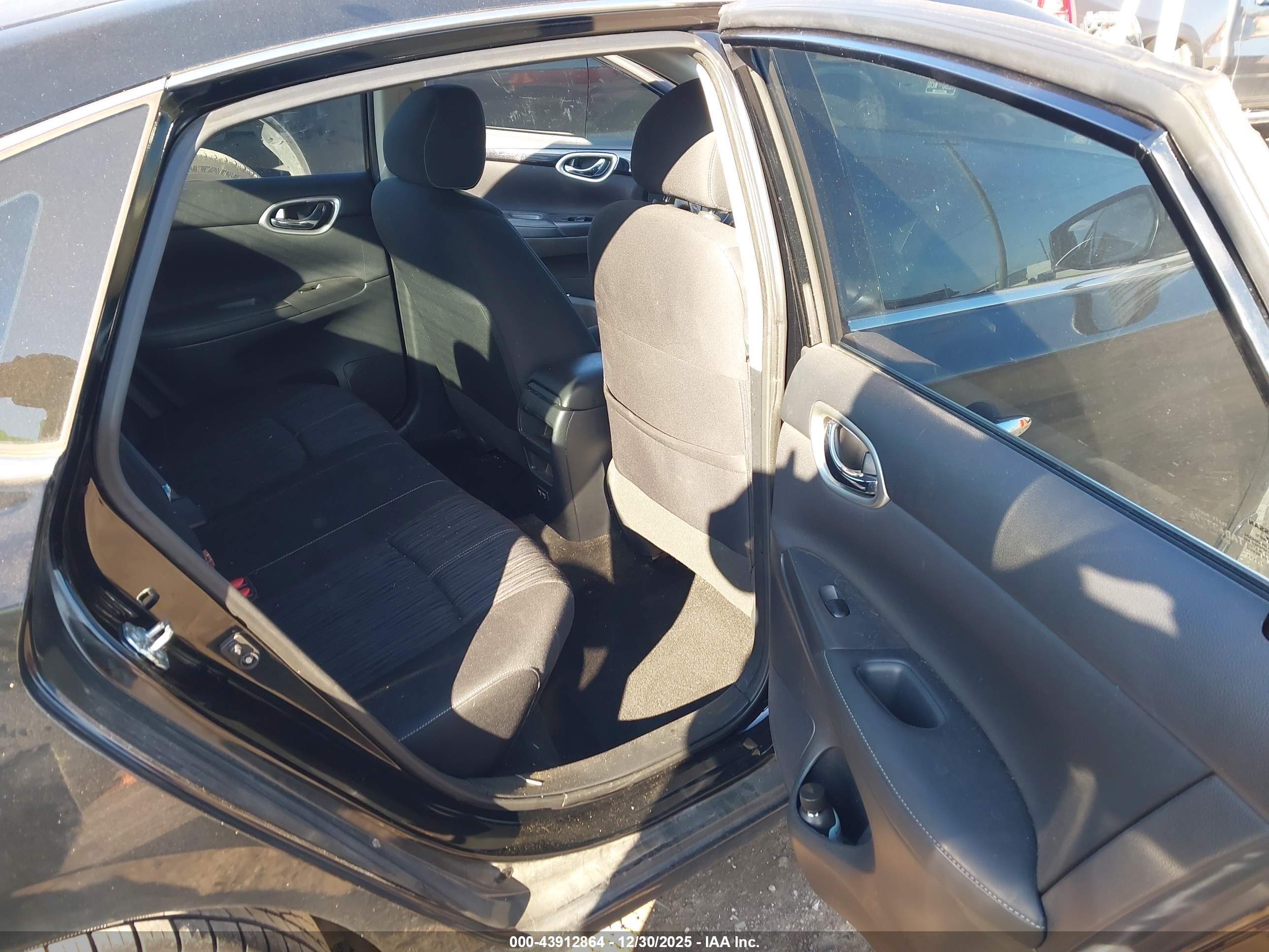NISSAN SENTRA image 8