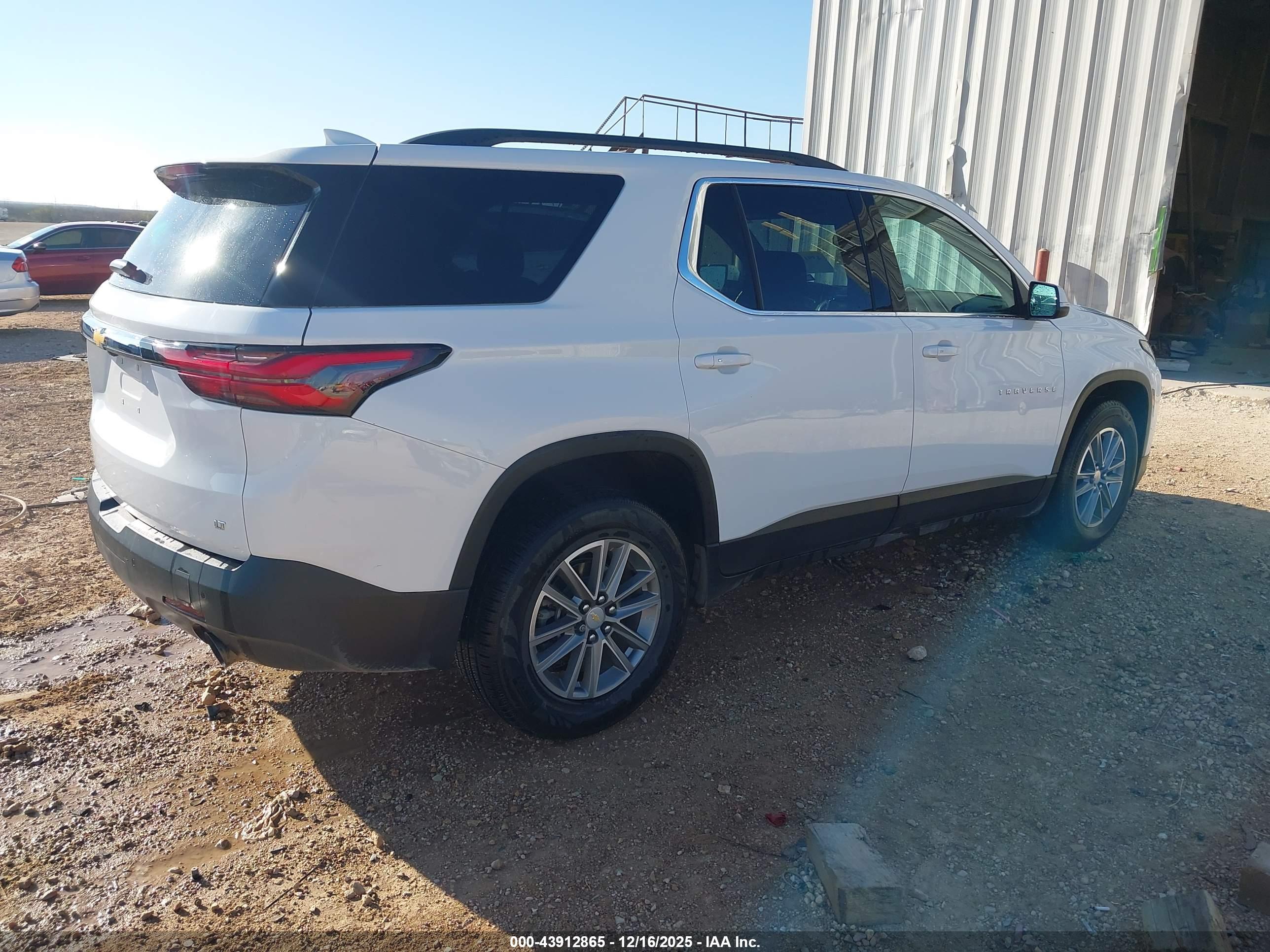CHEVROLET TRAVERSE image 4