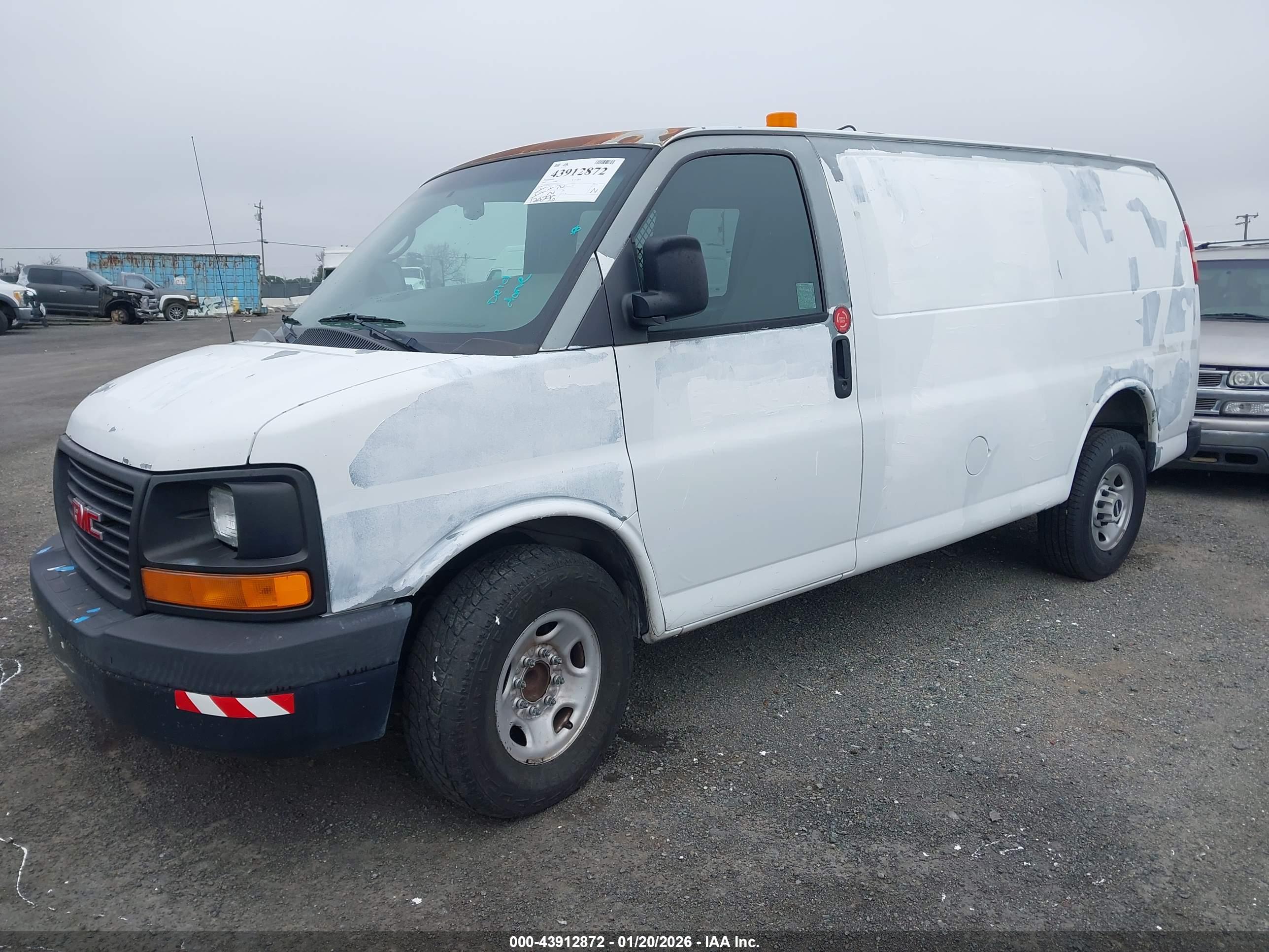GMC SAVANA image 2
