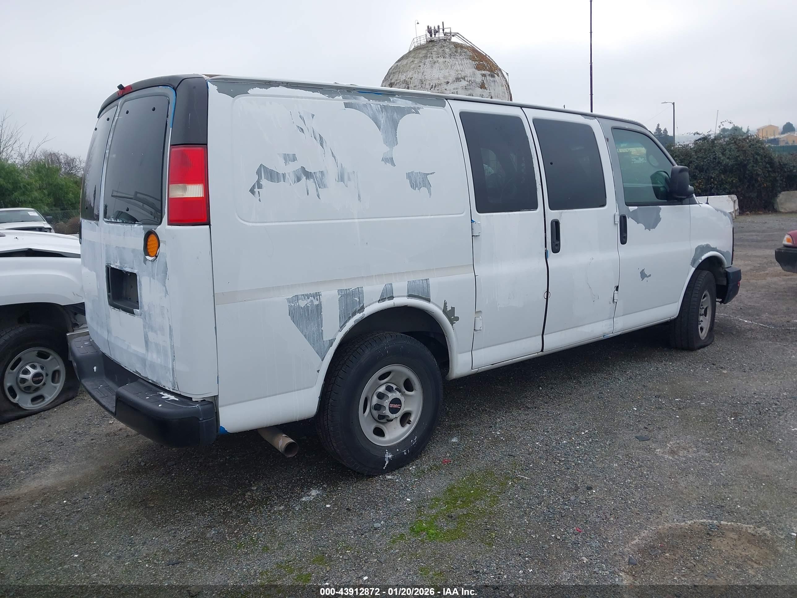 GMC SAVANA image 4