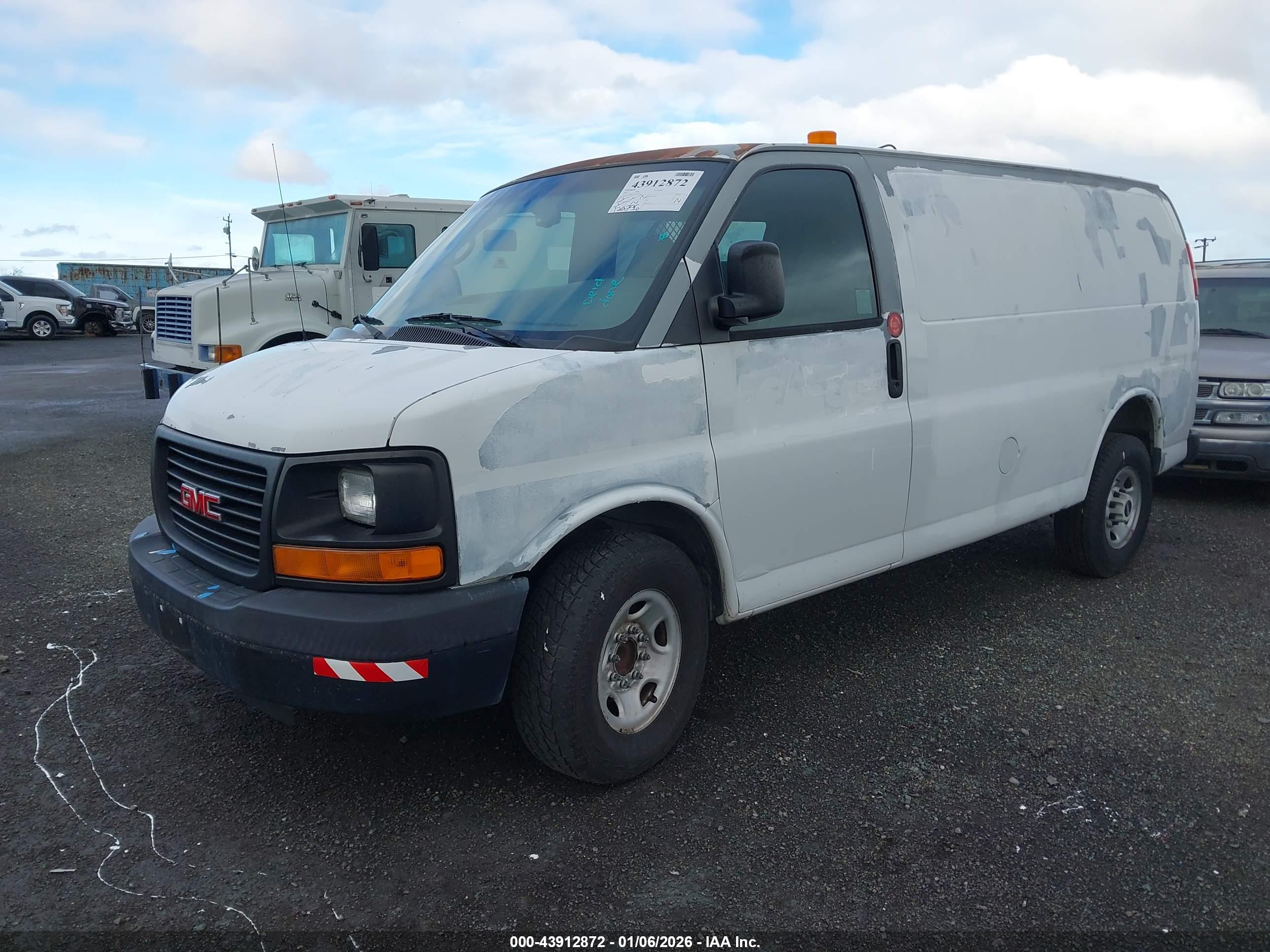 GMC SAVANA image 6