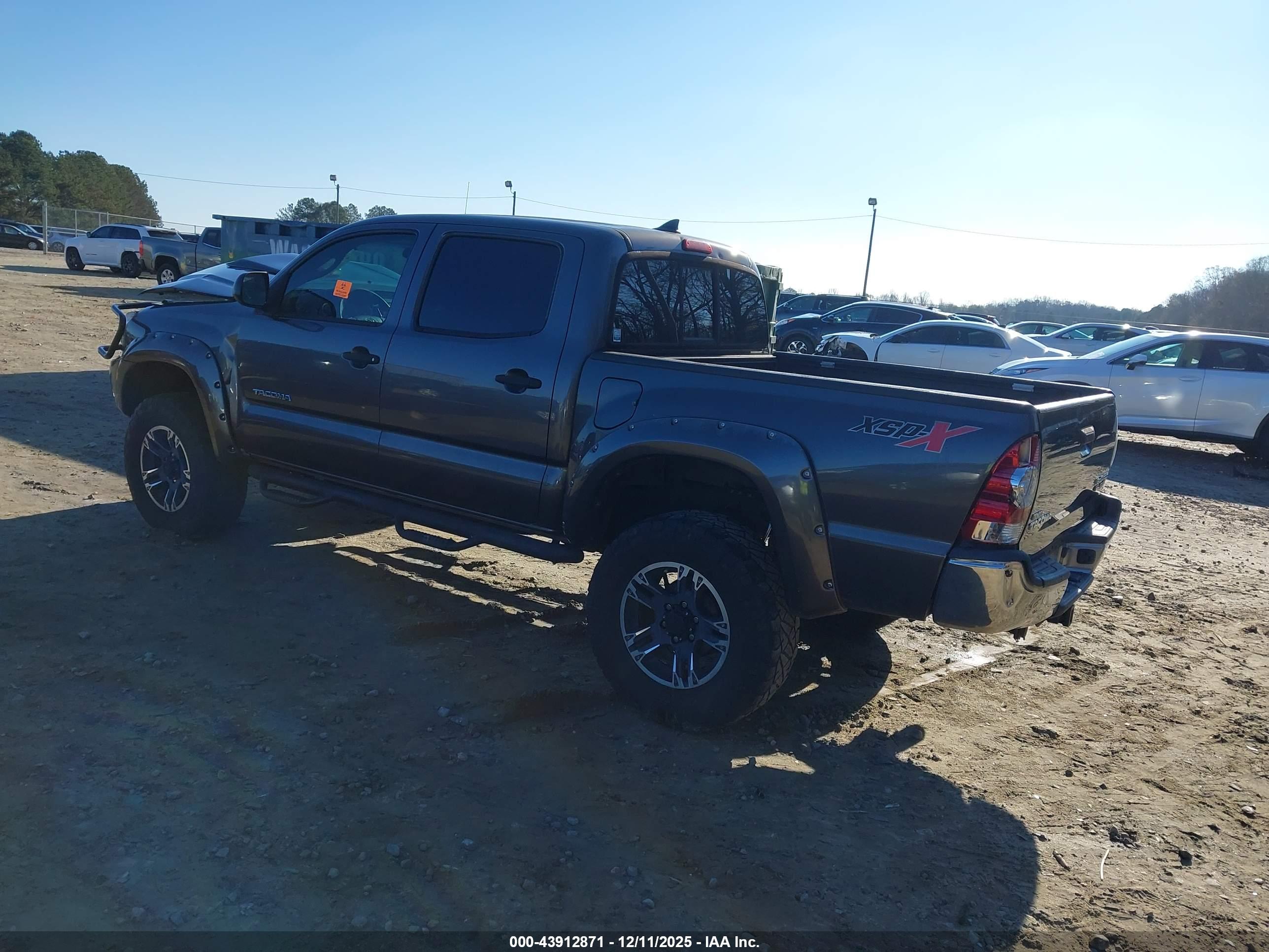 TOYOTA TACOMA image 3