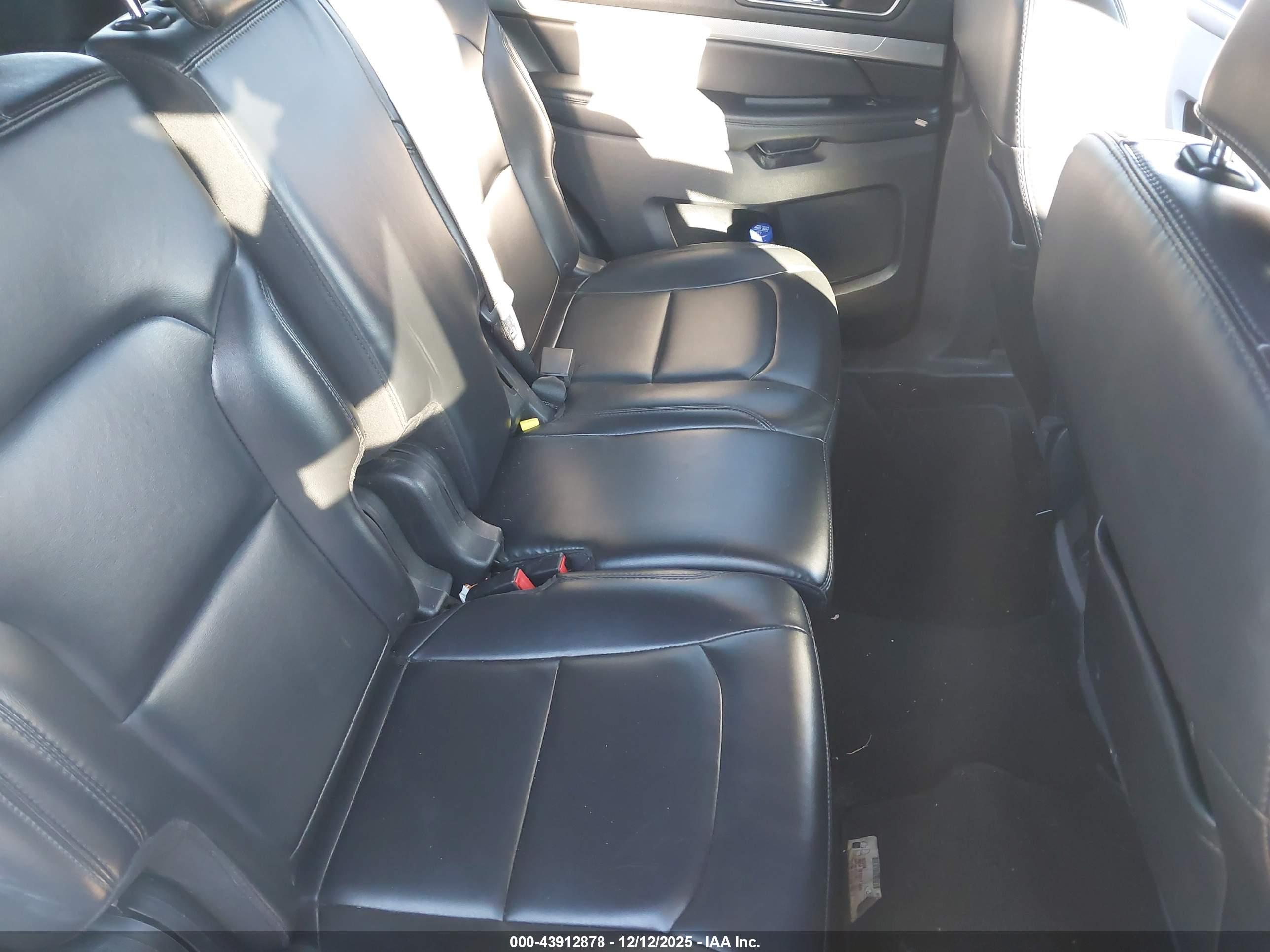 FORD EXPLORER image 8