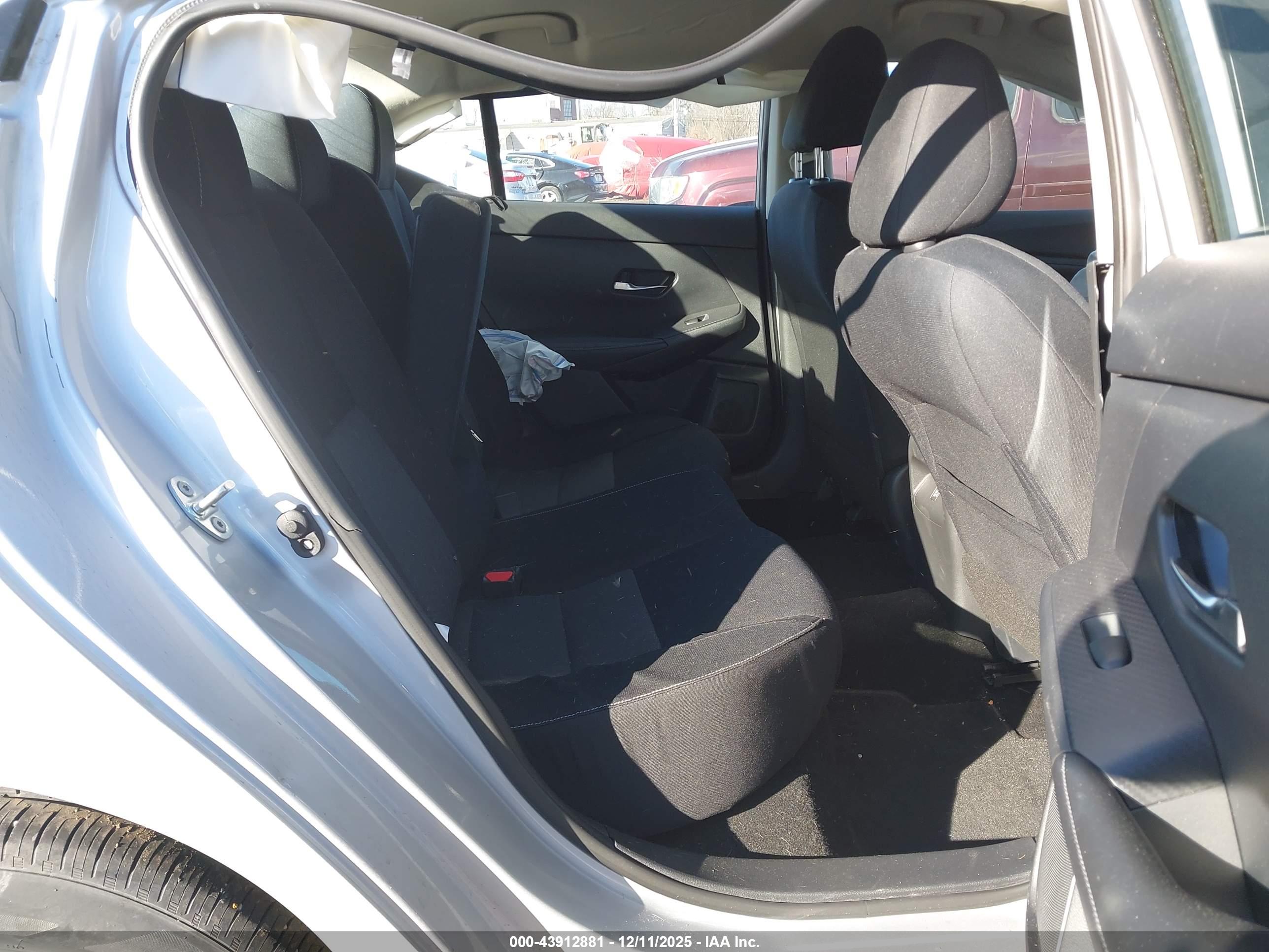 NISSAN SENTRA image 8