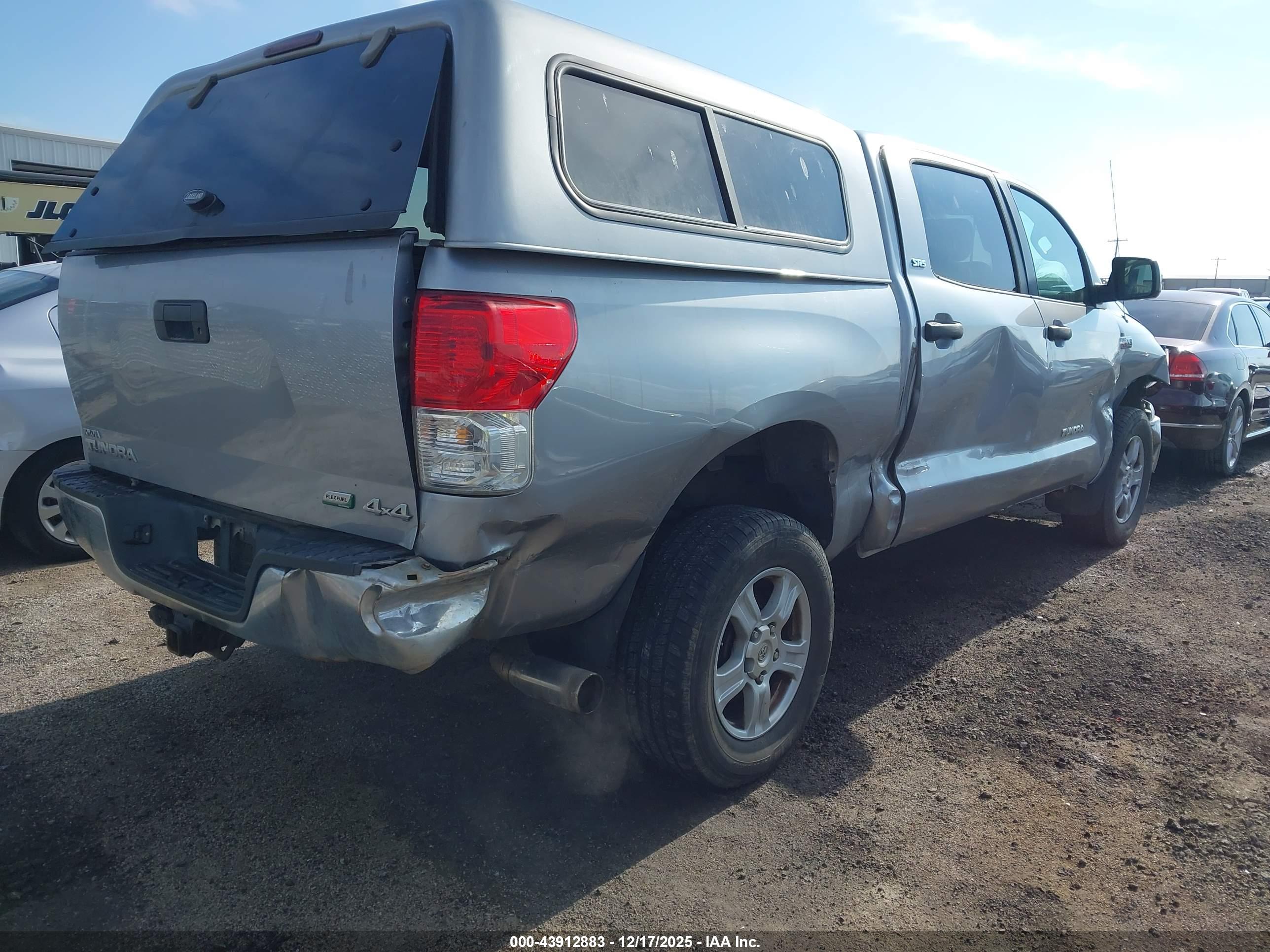 TOYOTA TUNDRA image 4
