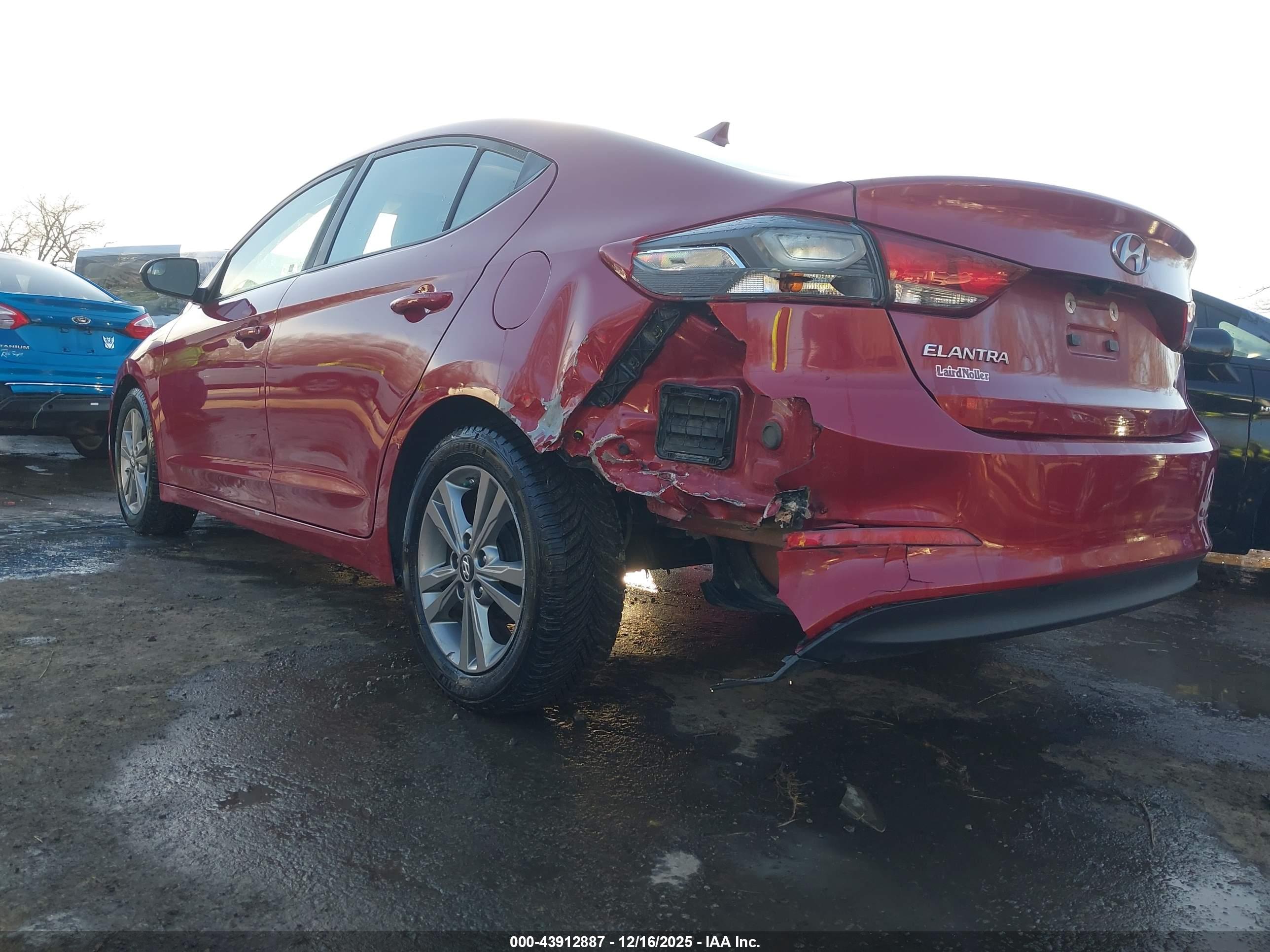 HYUNDAI ELANTRA image 3