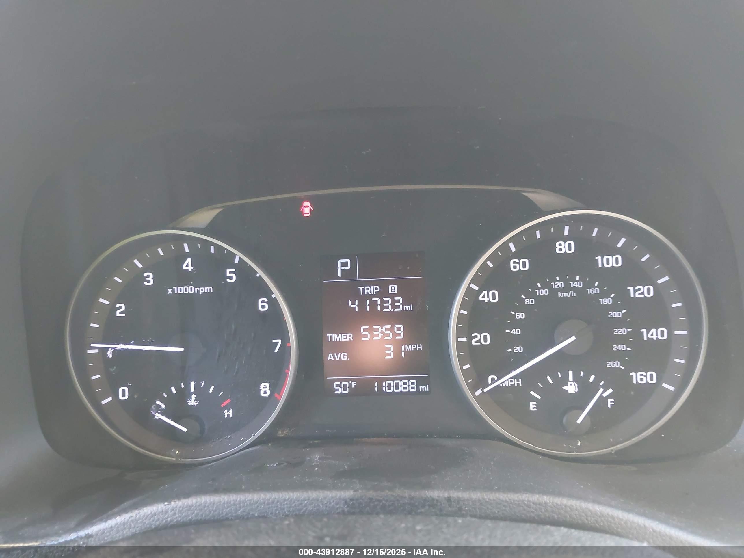 HYUNDAI ELANTRA image 7