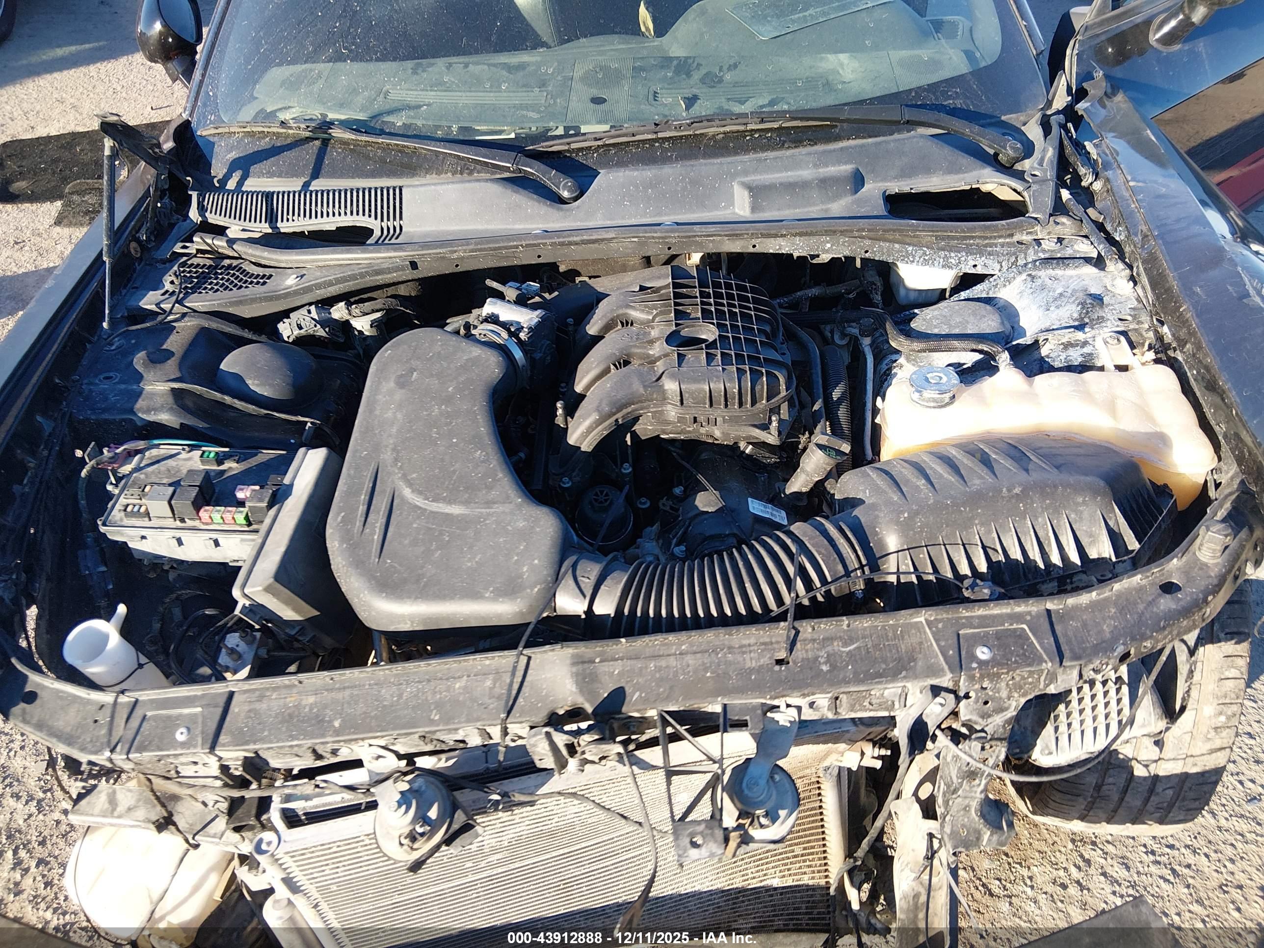 DODGE CHALLENGER image 10