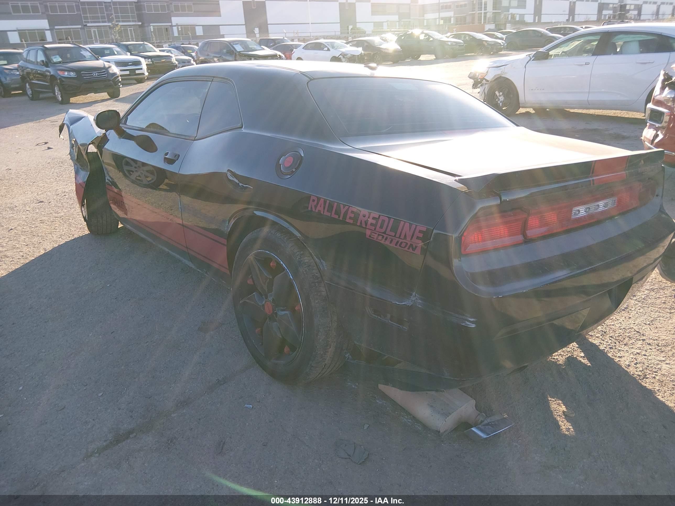 DODGE CHALLENGER image 3