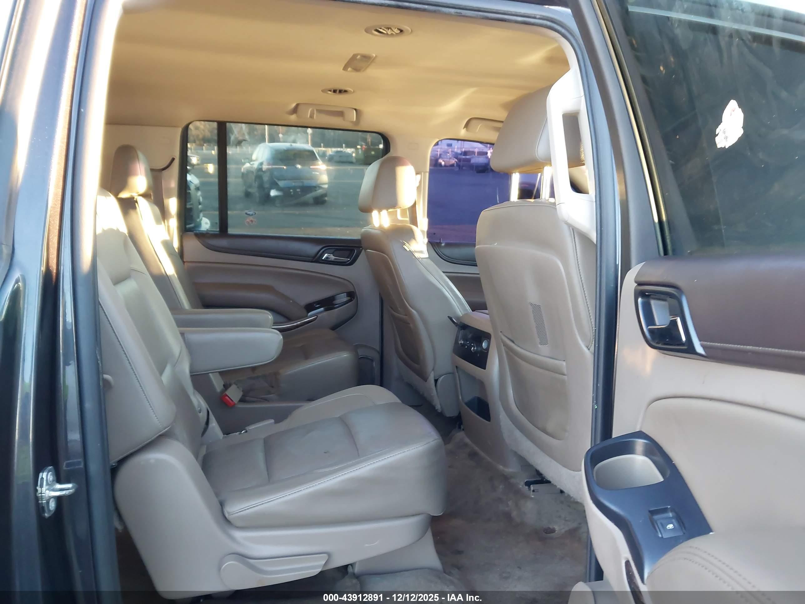 GMC YUKON image 8