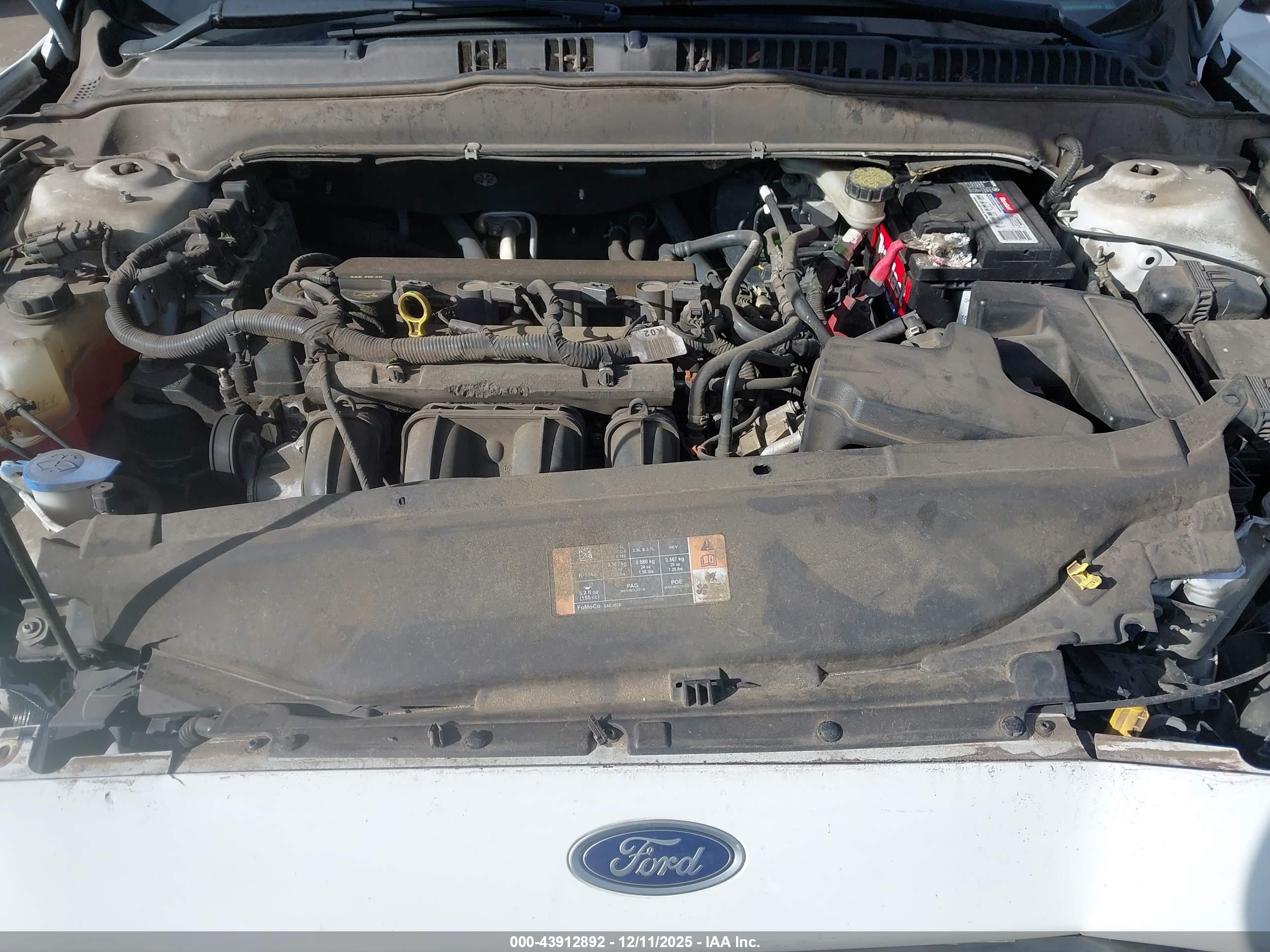 FORD FUSION image 10