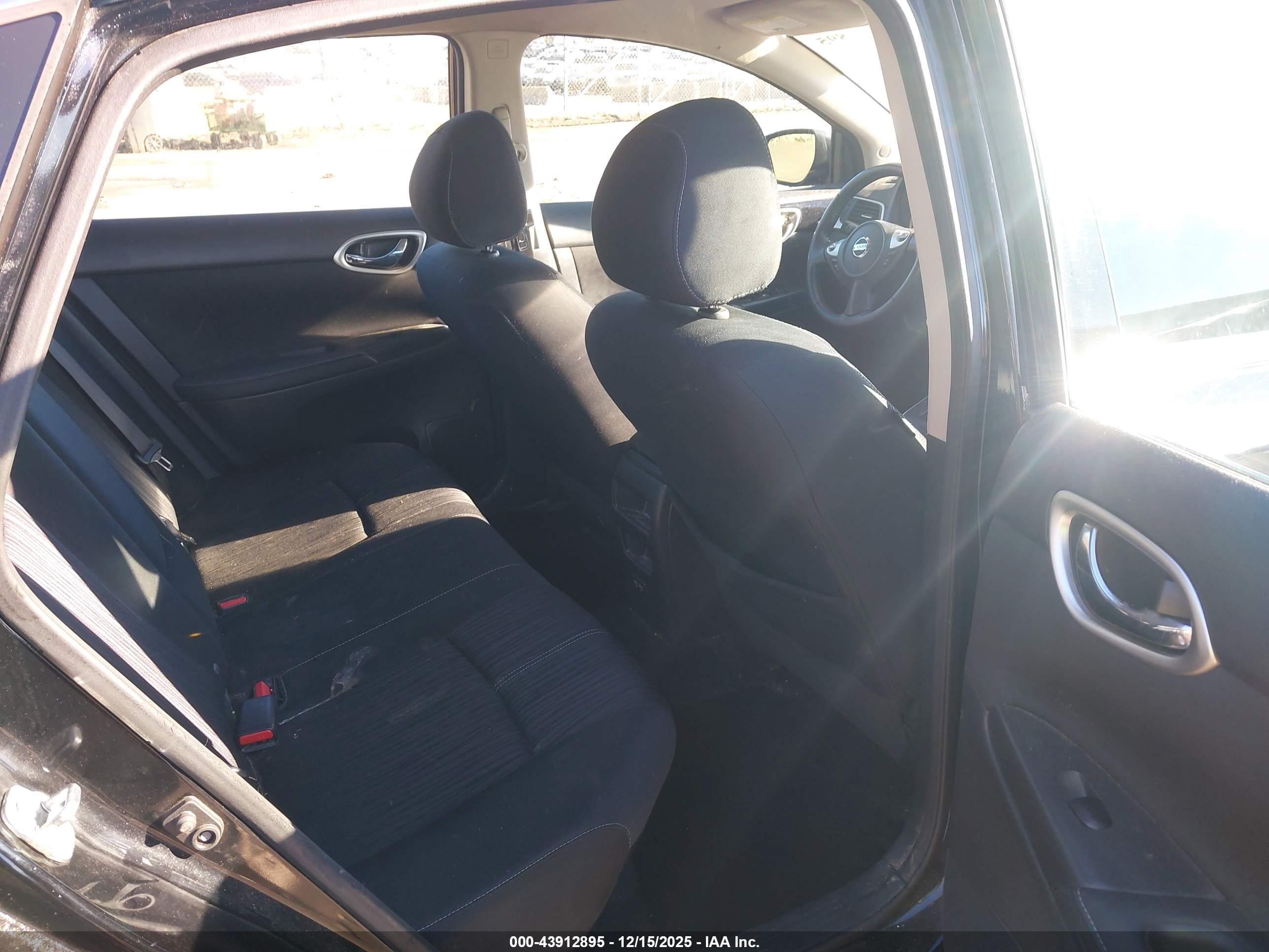 NISSAN SENTRA image 8