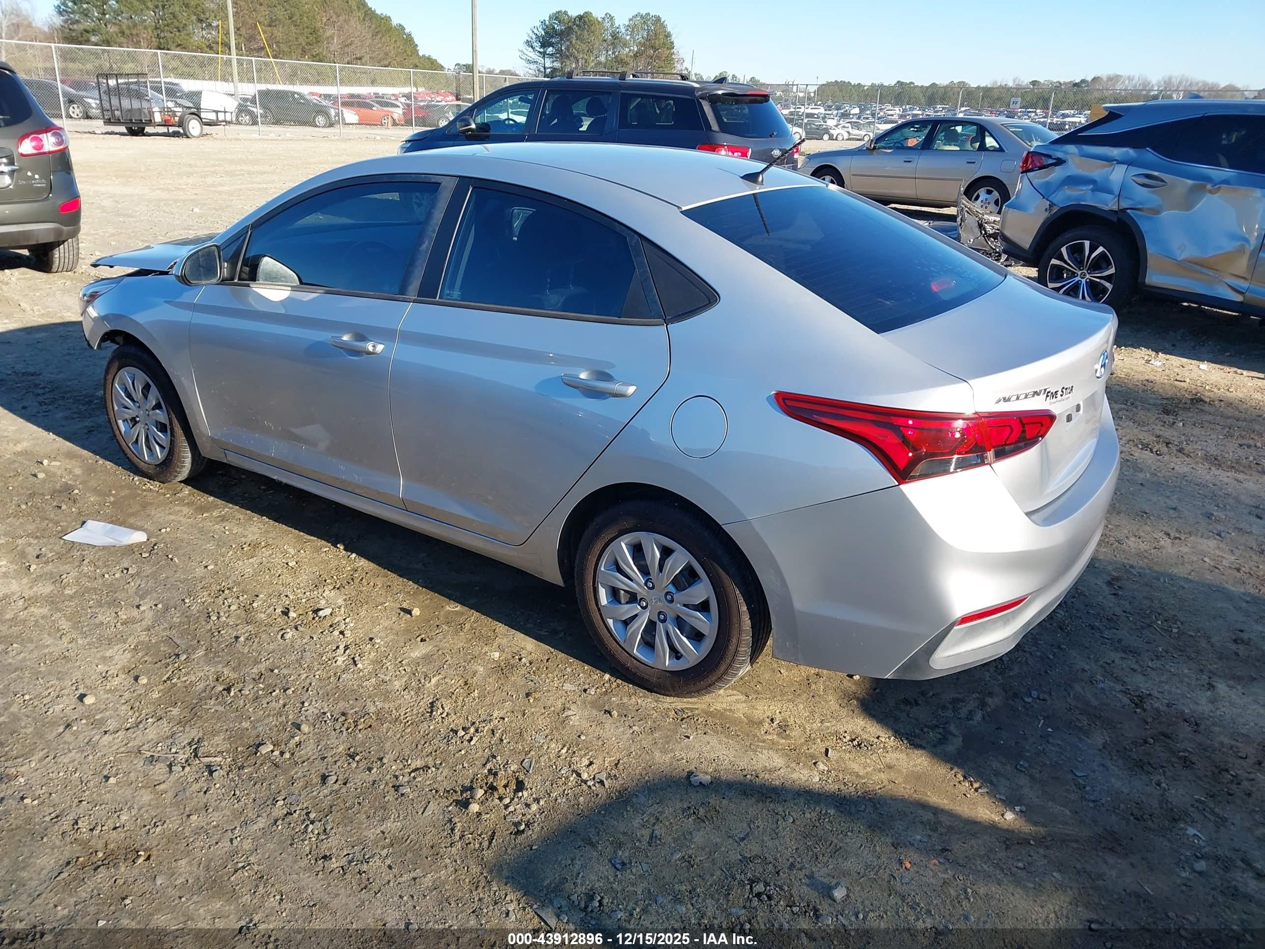 HYUNDAI ACCENT image 3