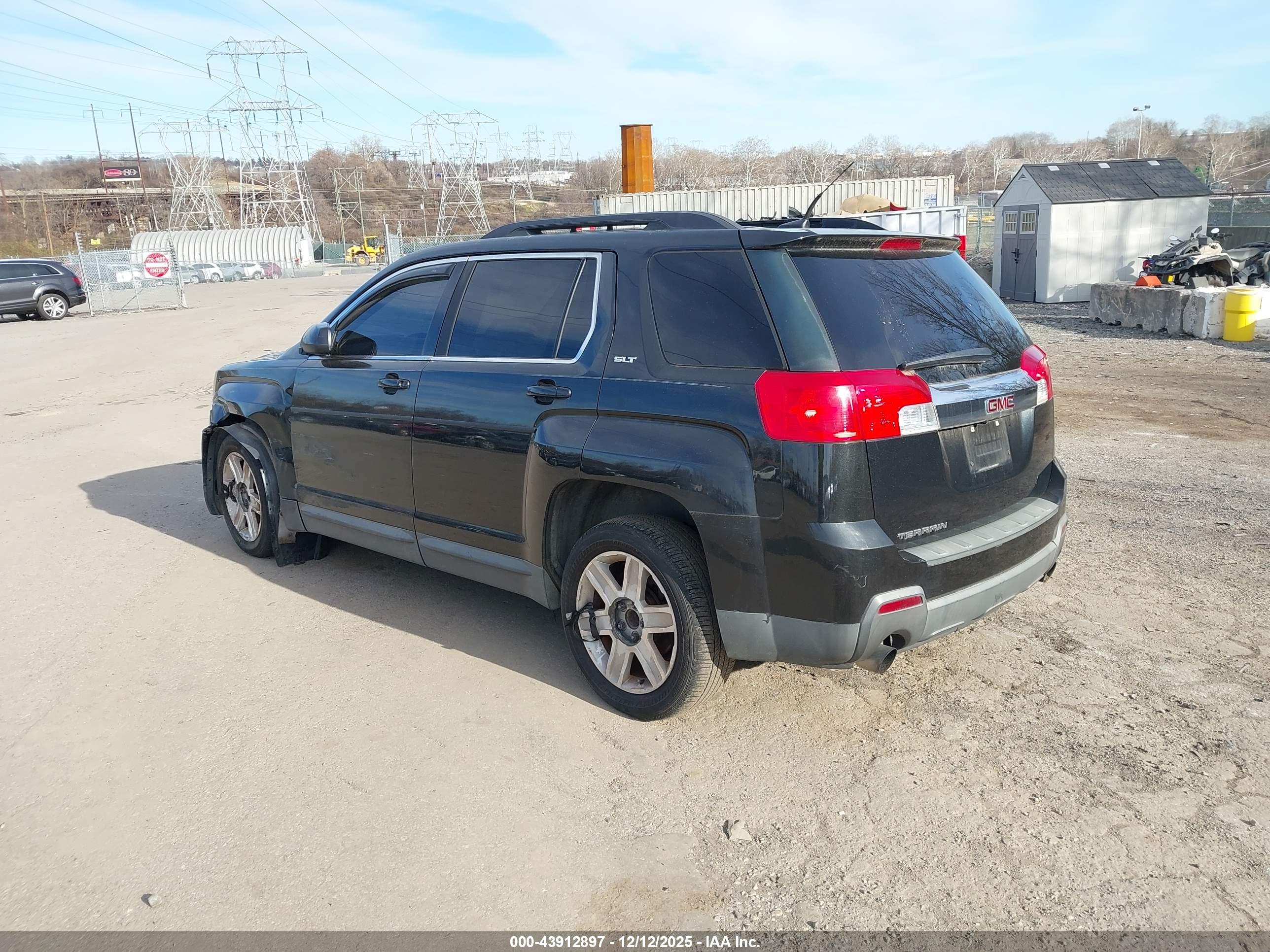 GMC TERRAIN image 3