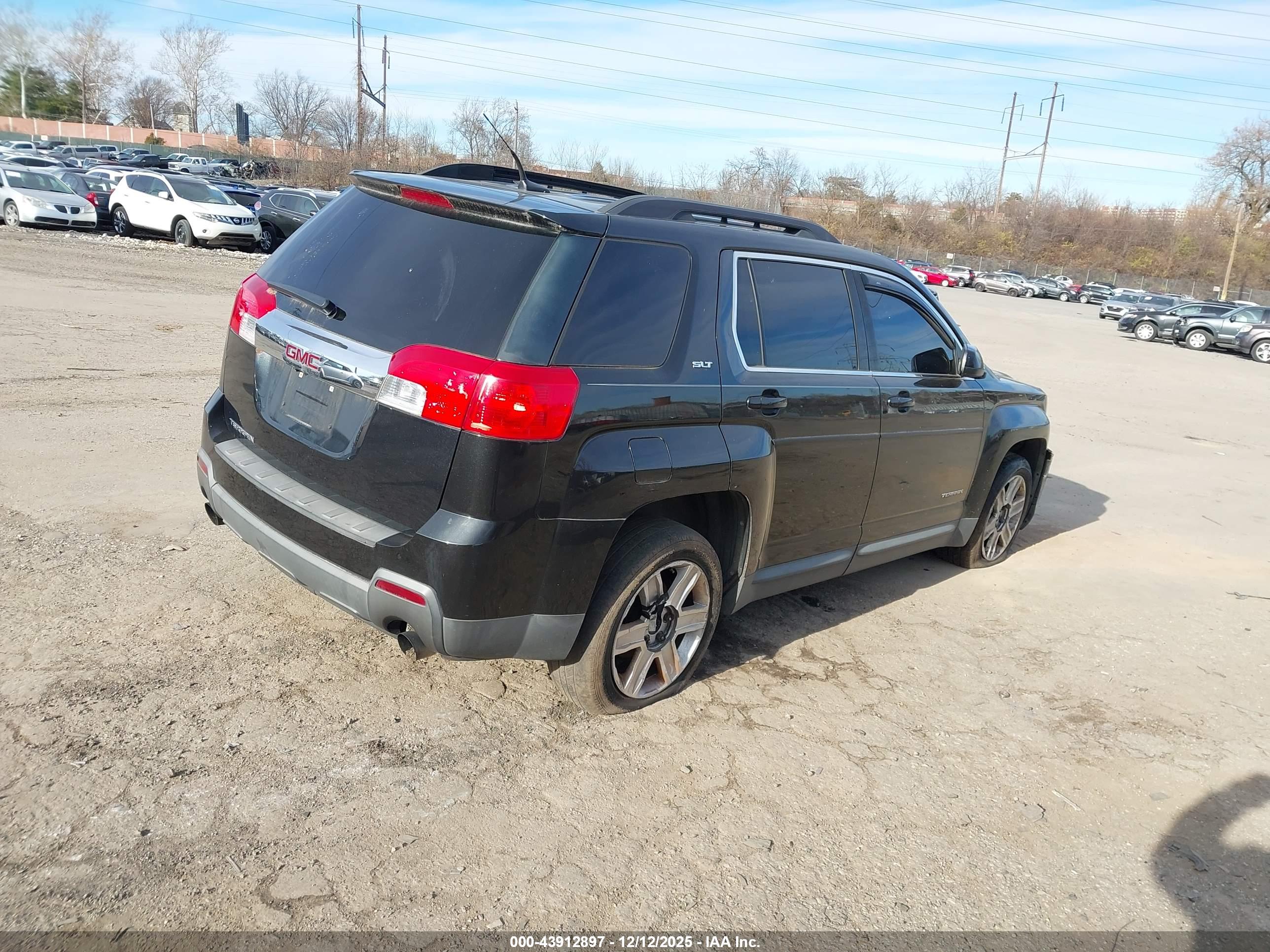 GMC TERRAIN image 4
