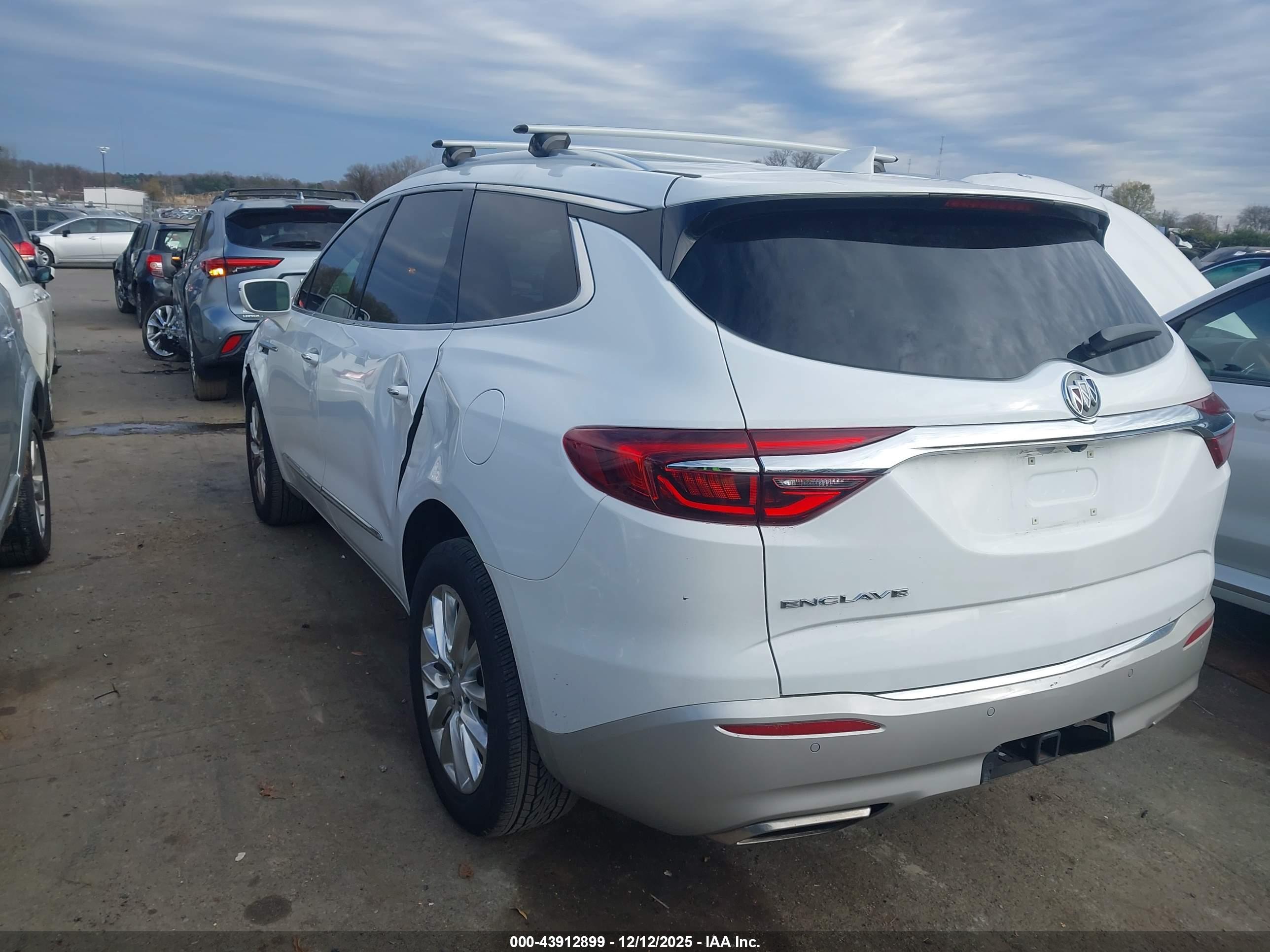 BUICK ENCLAVE image 3