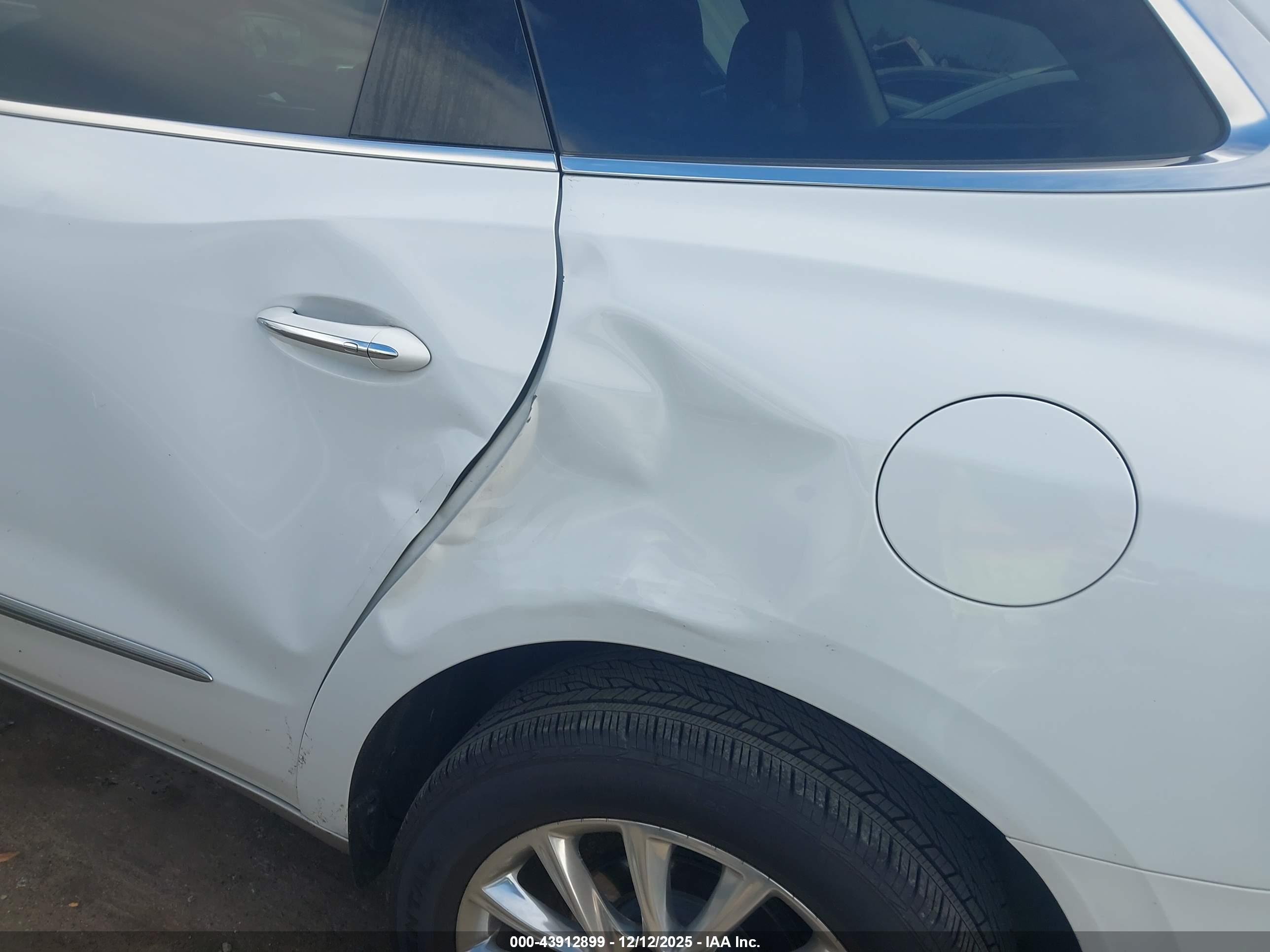 BUICK ENCLAVE image 6