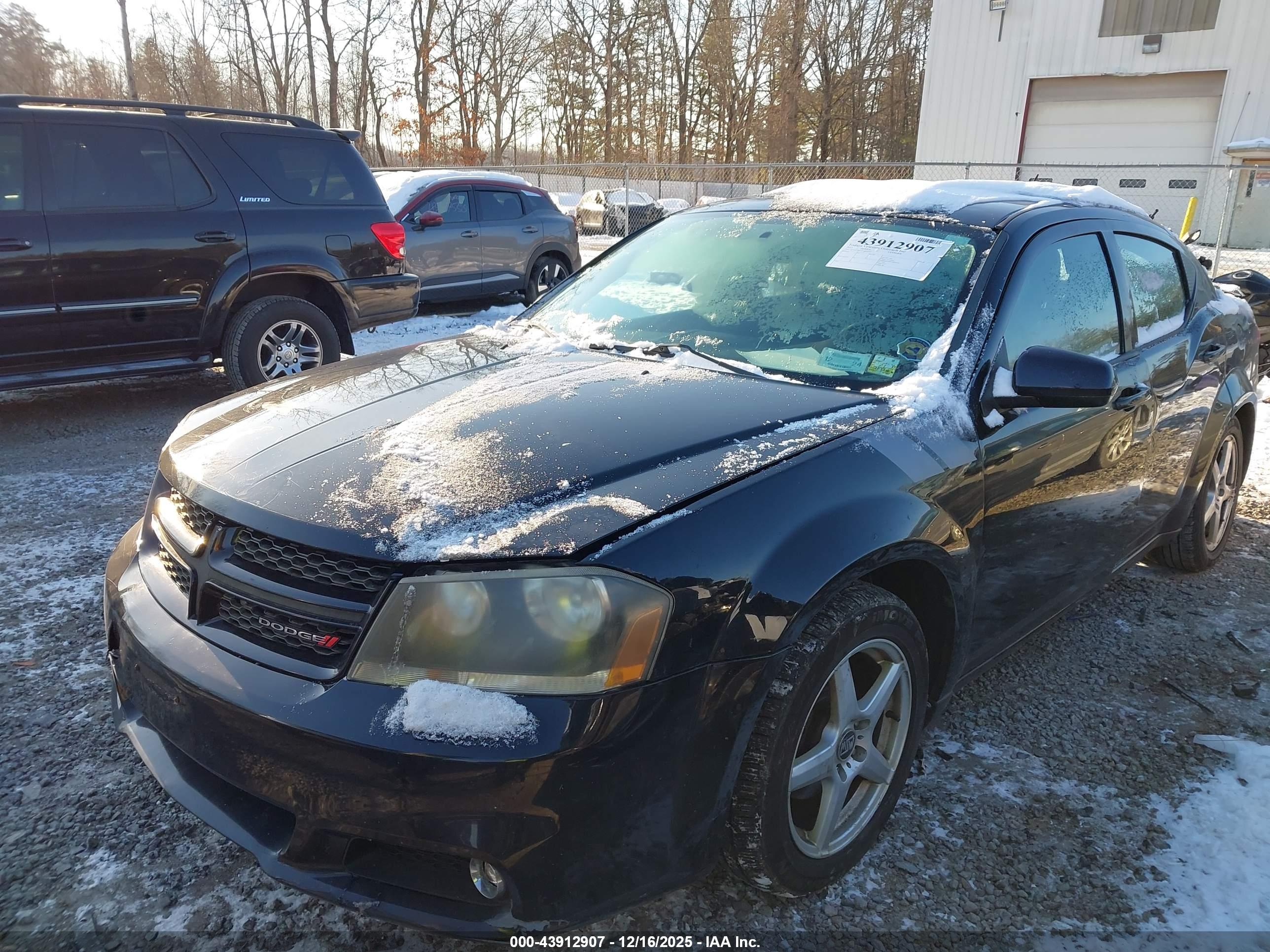 DODGE AVENGER image 2