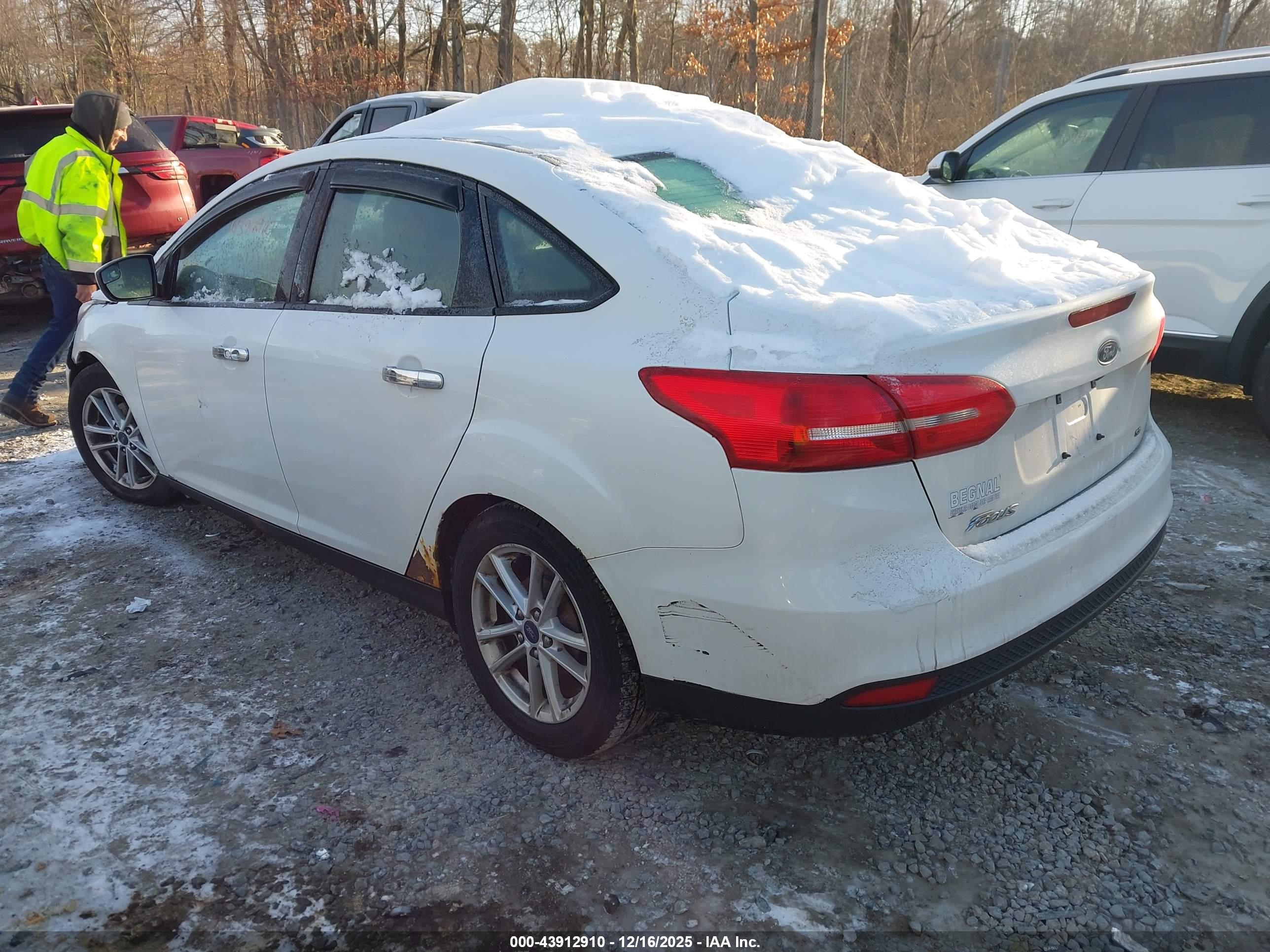 FORD FOCUS image 3