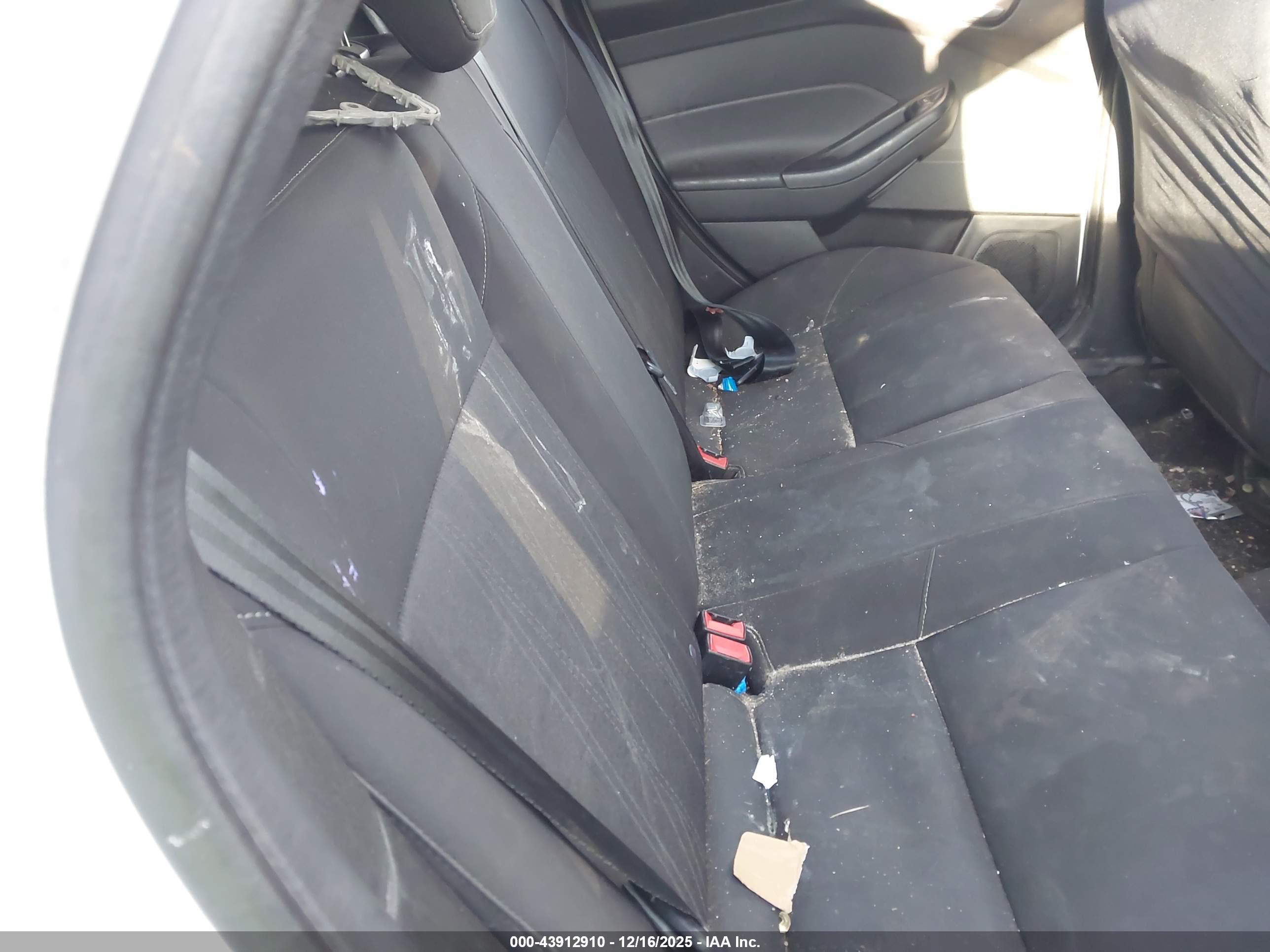 FORD FOCUS image 8