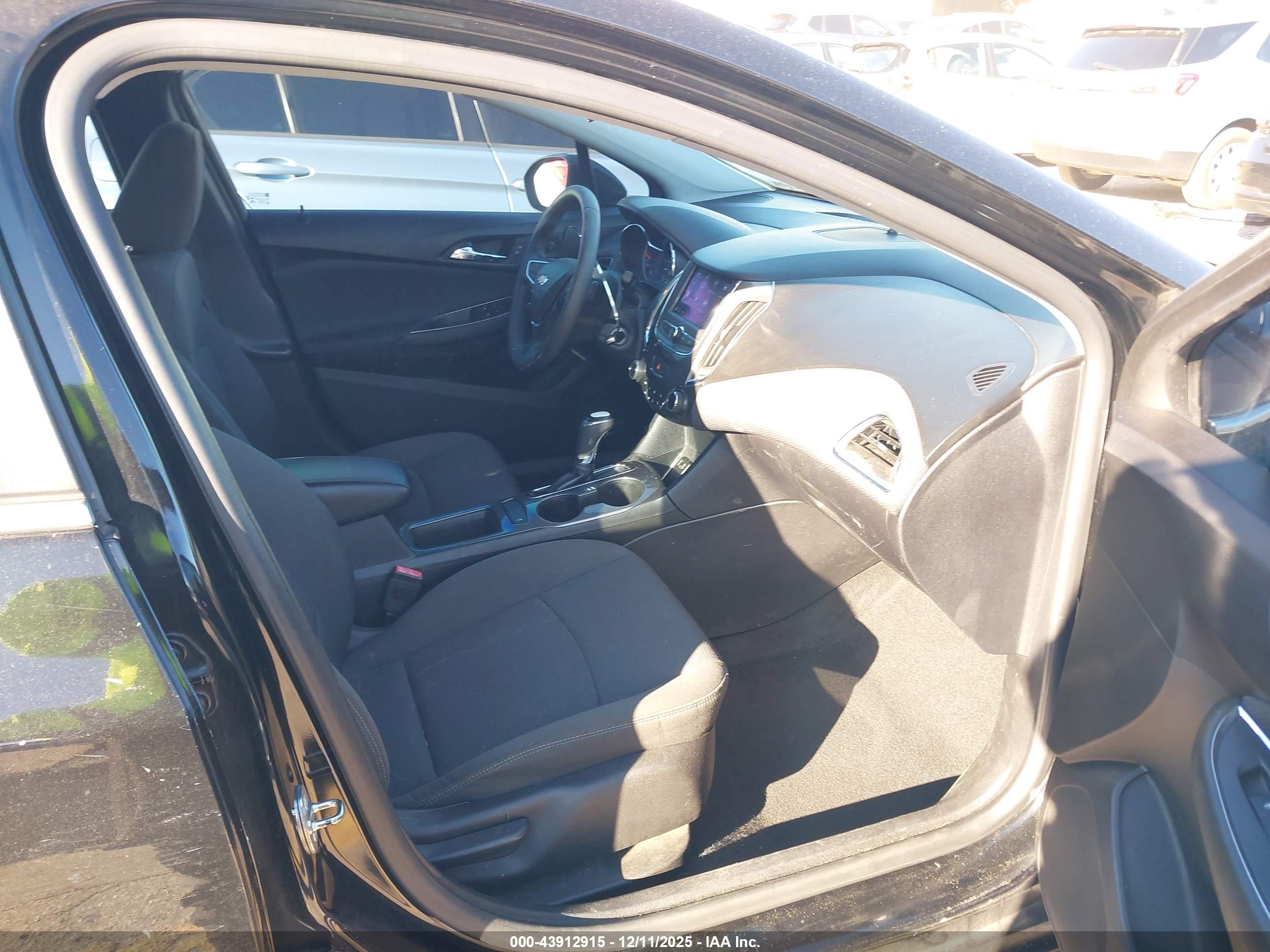 CHEVROLET CRUZE image 5