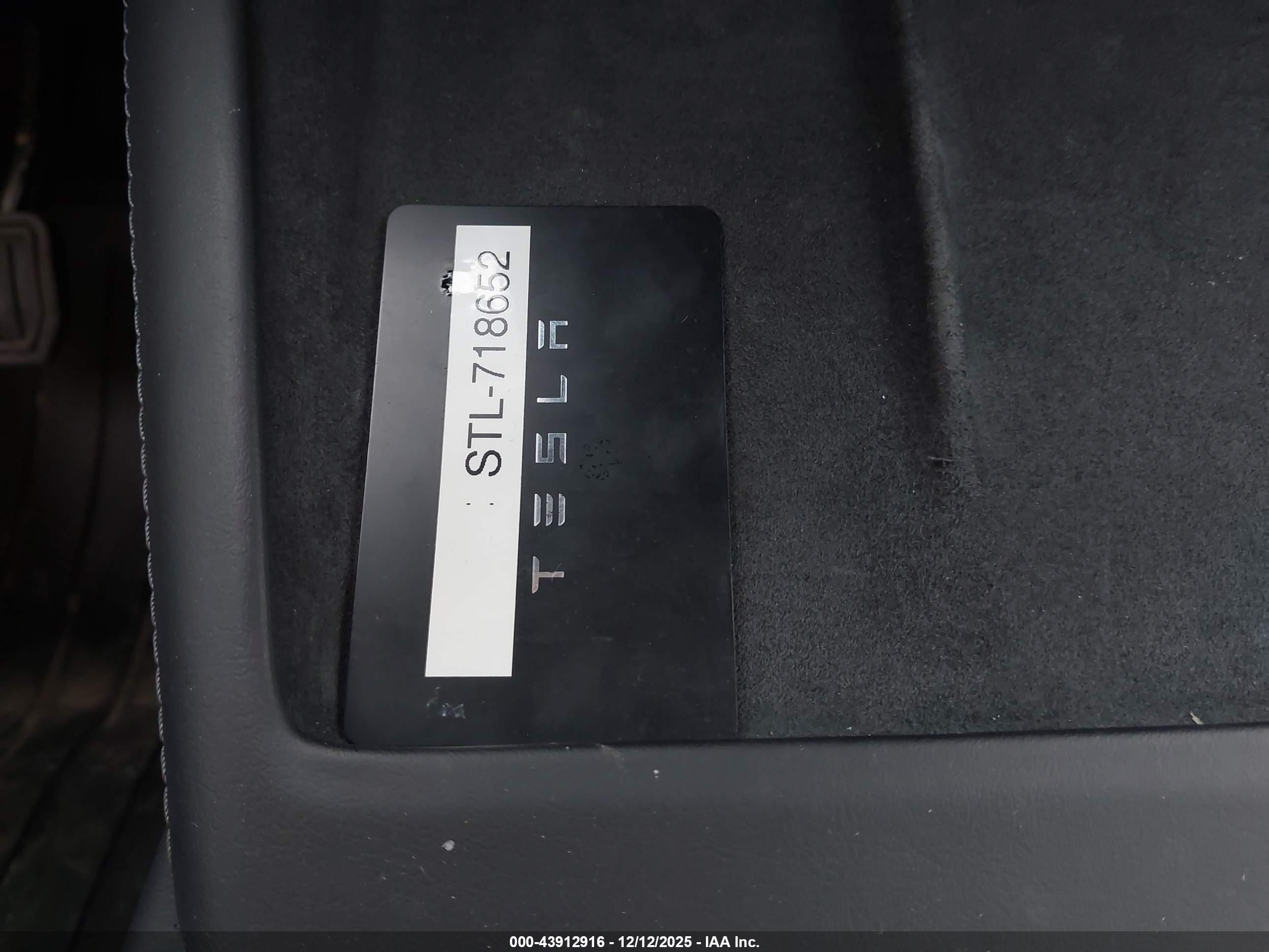 TESLA MODEL image 11
