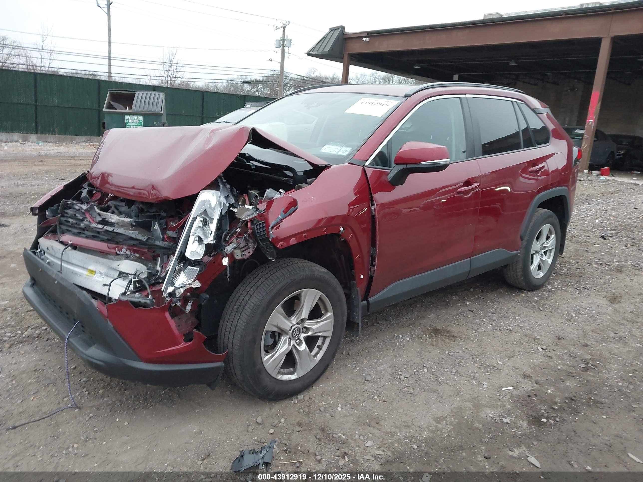 TOYOTA RAV4 image 2