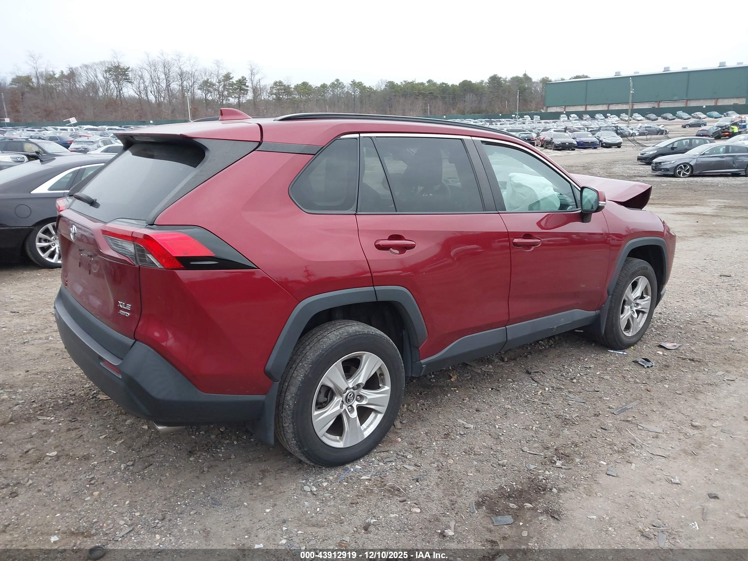 TOYOTA RAV4 image 4