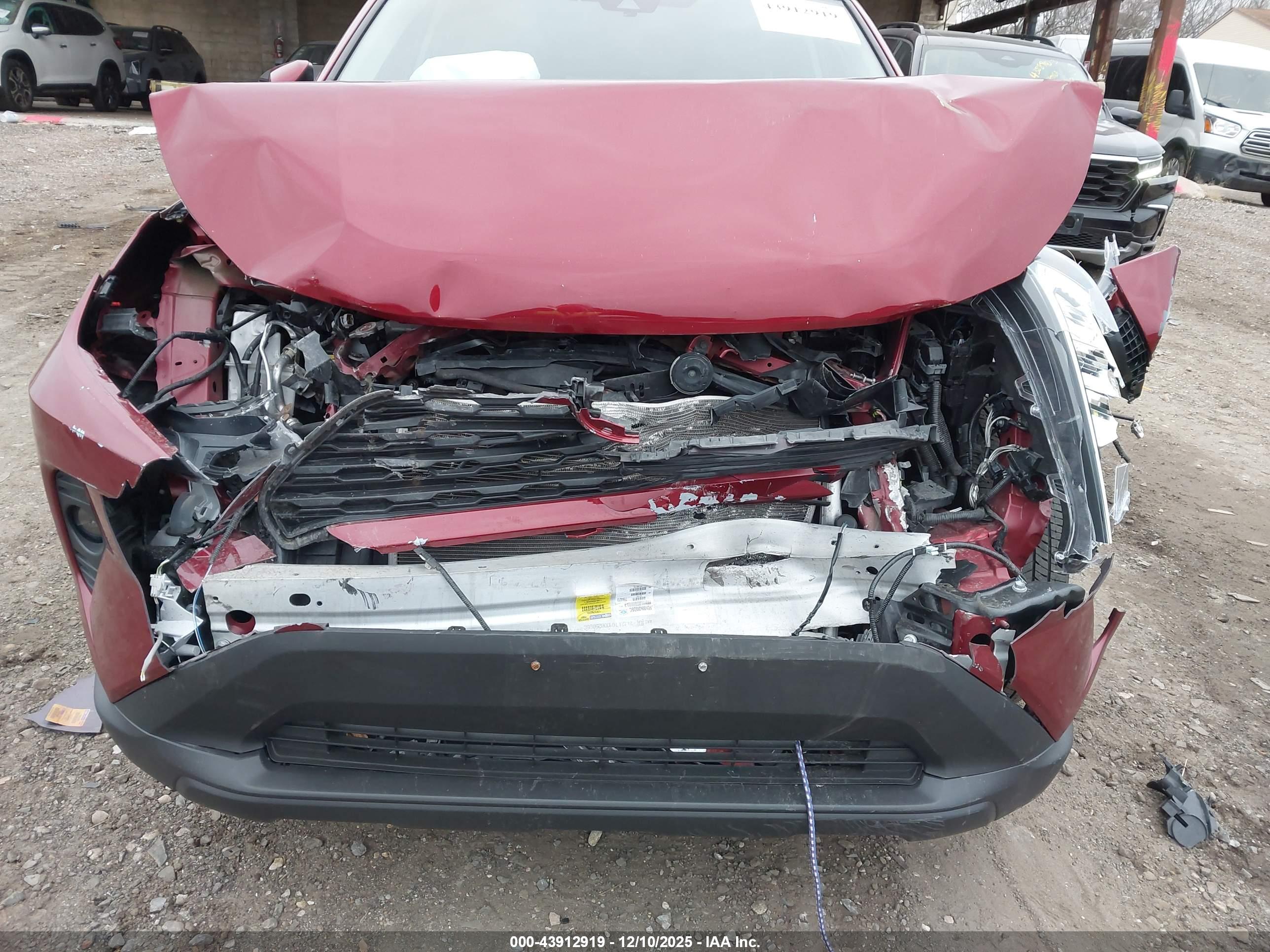 TOYOTA RAV4 image 6