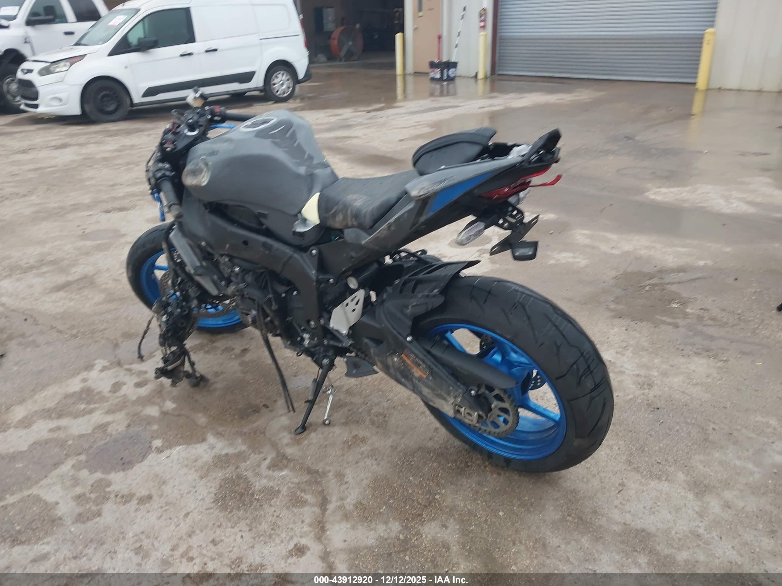 KAWASAKI ZX636 image 3
