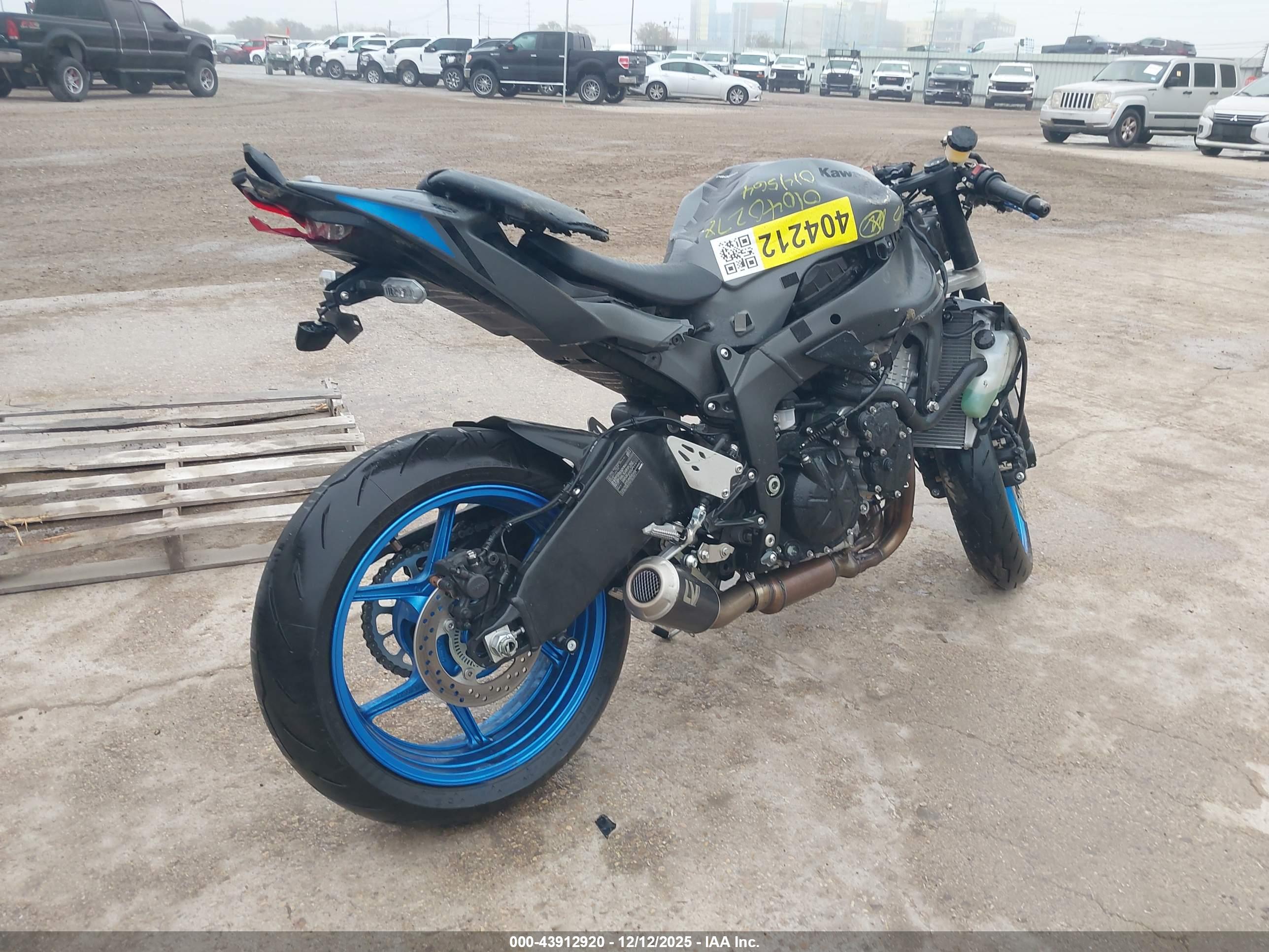 KAWASAKI ZX636 image 4