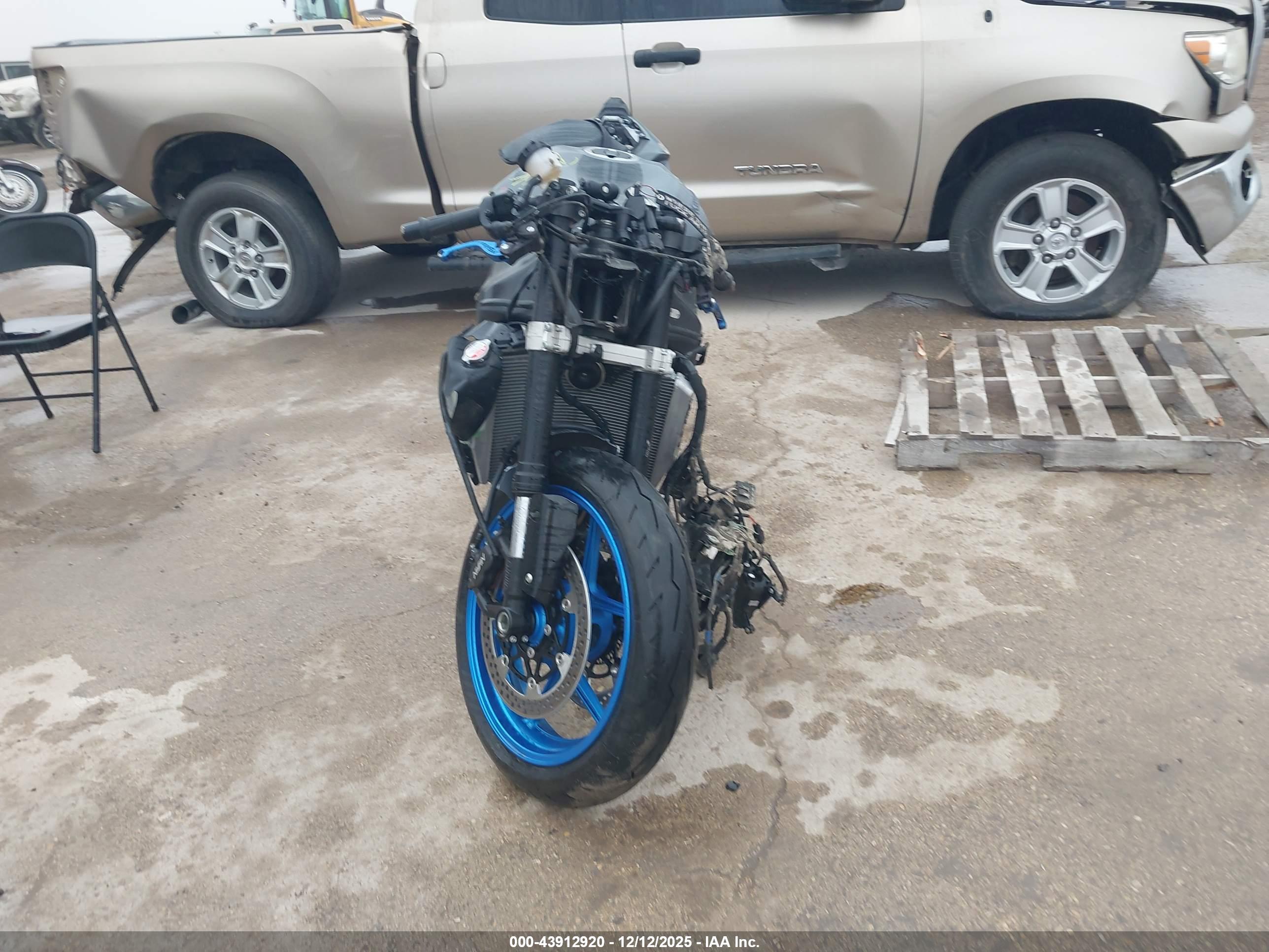 KAWASAKI ZX636 image 5