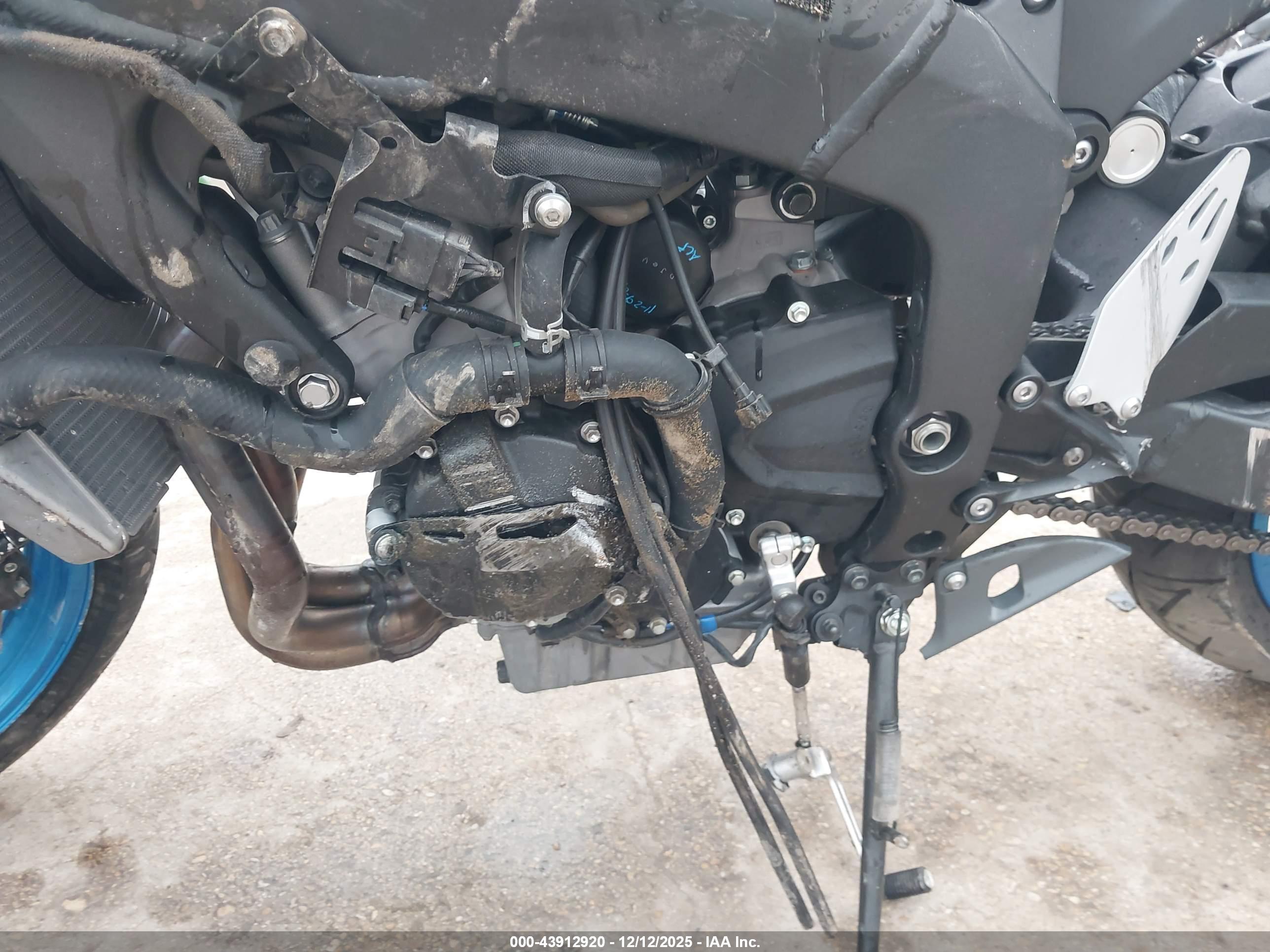 KAWASAKI ZX636 image 9