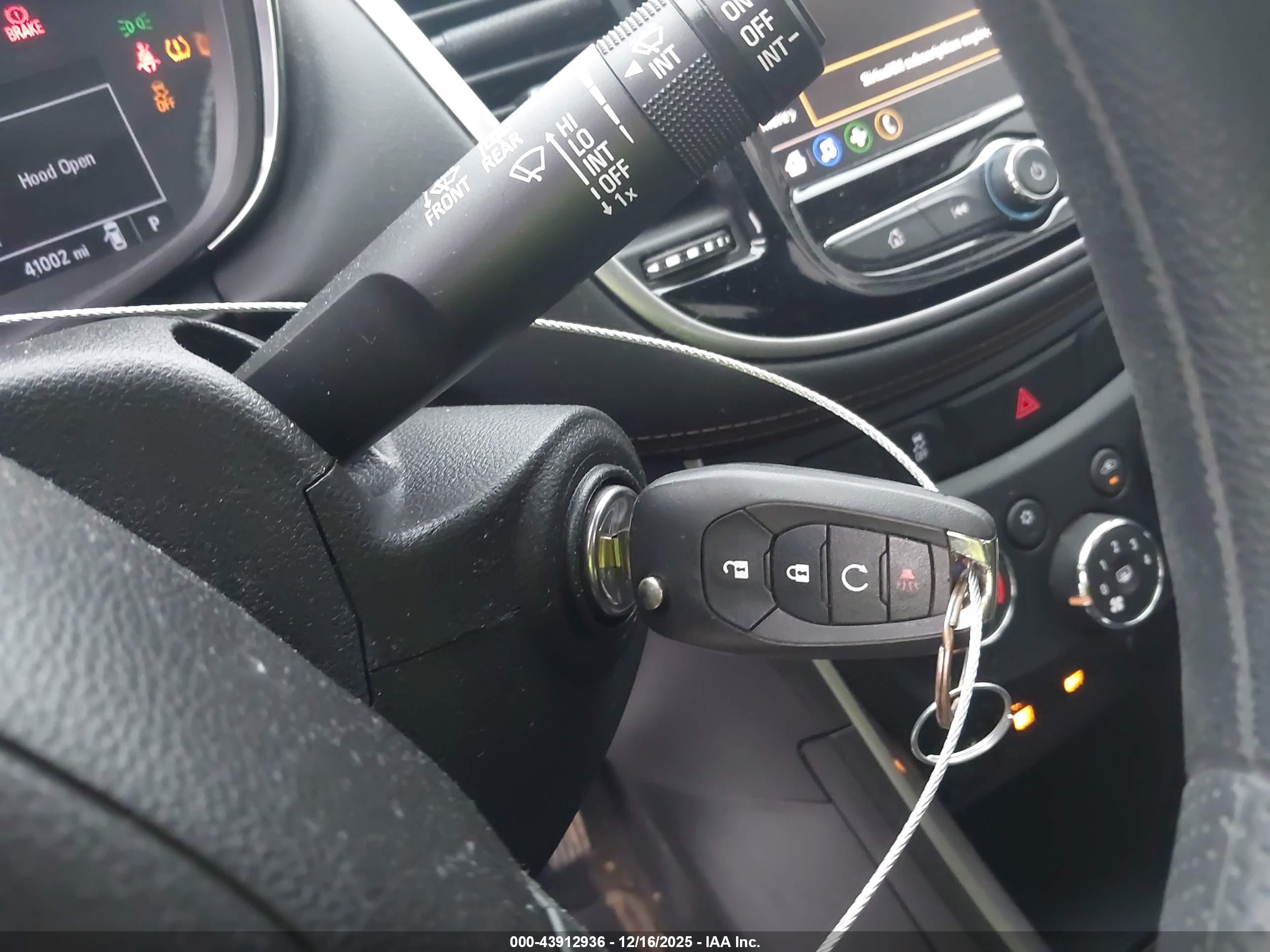 CHEVROLET TRAX image 11