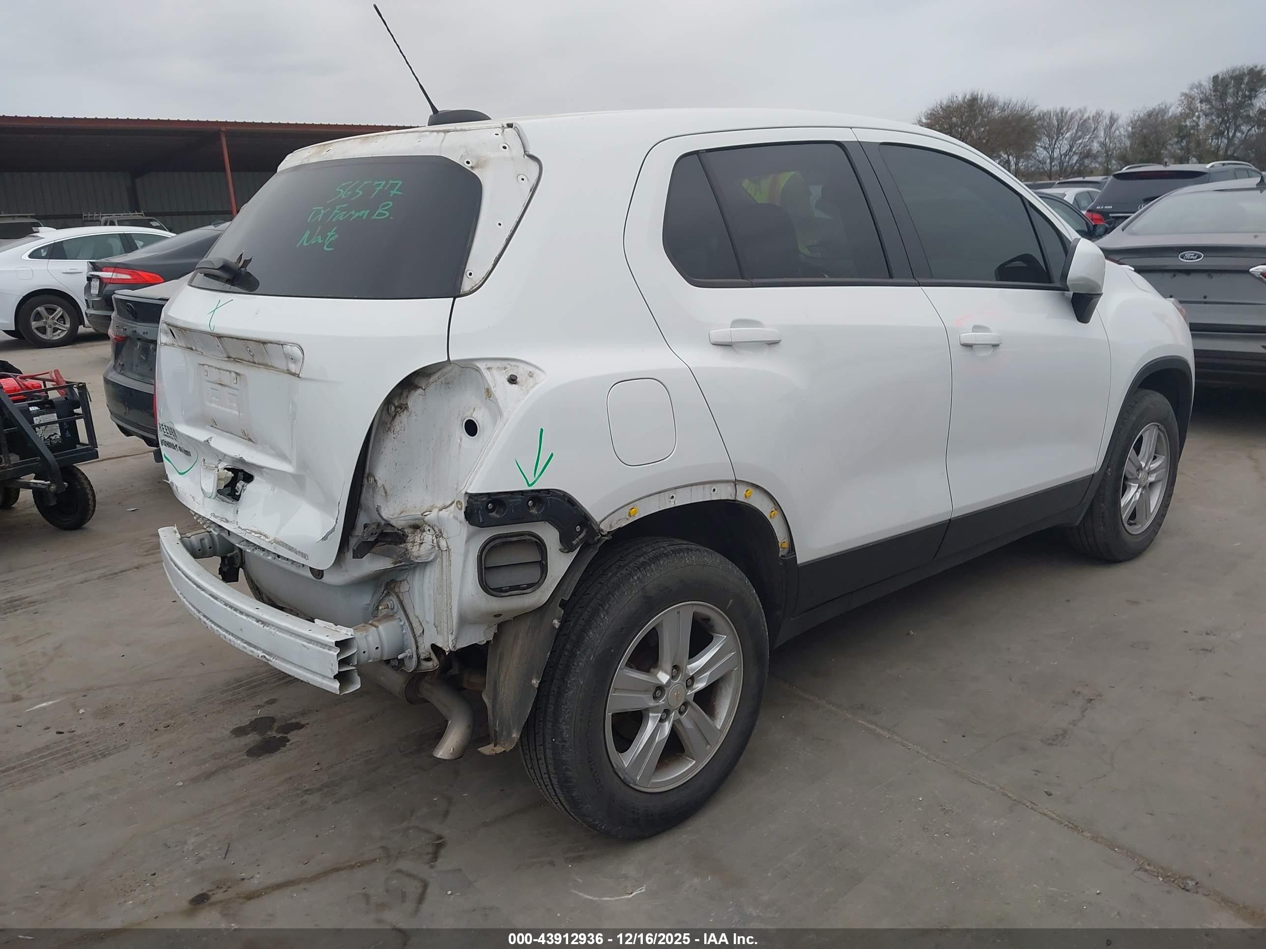 CHEVROLET TRAX image 4