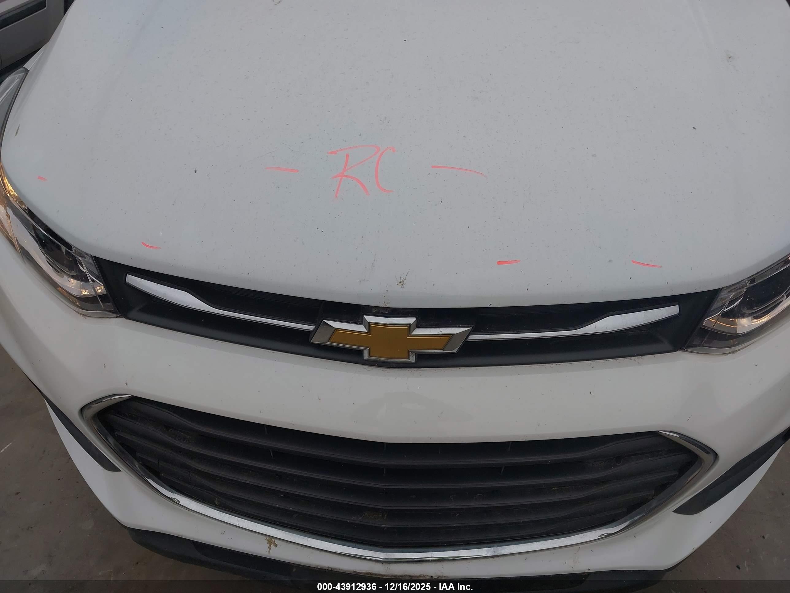 CHEVROLET TRAX image 6