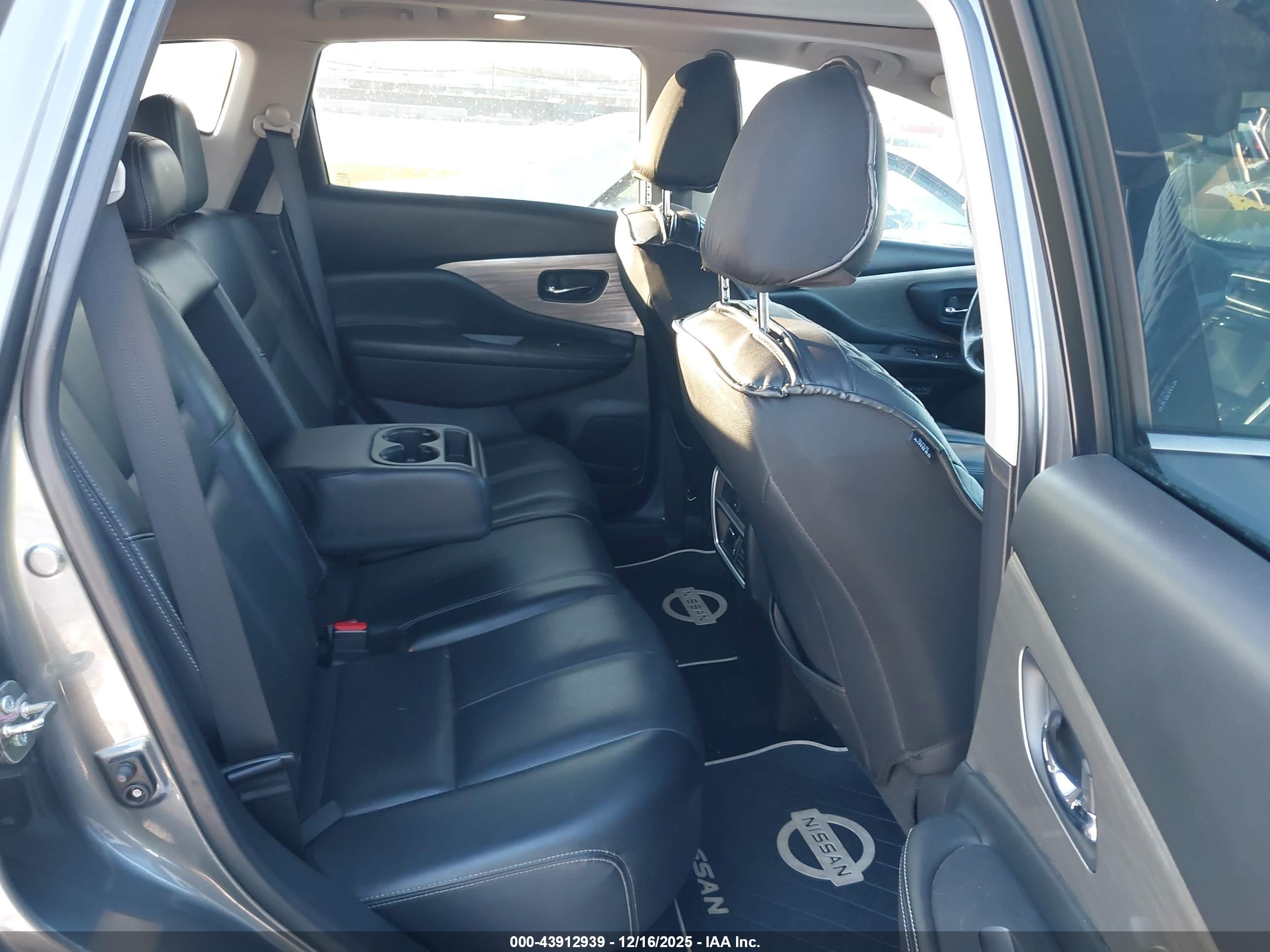 NISSAN MURANO image 8
