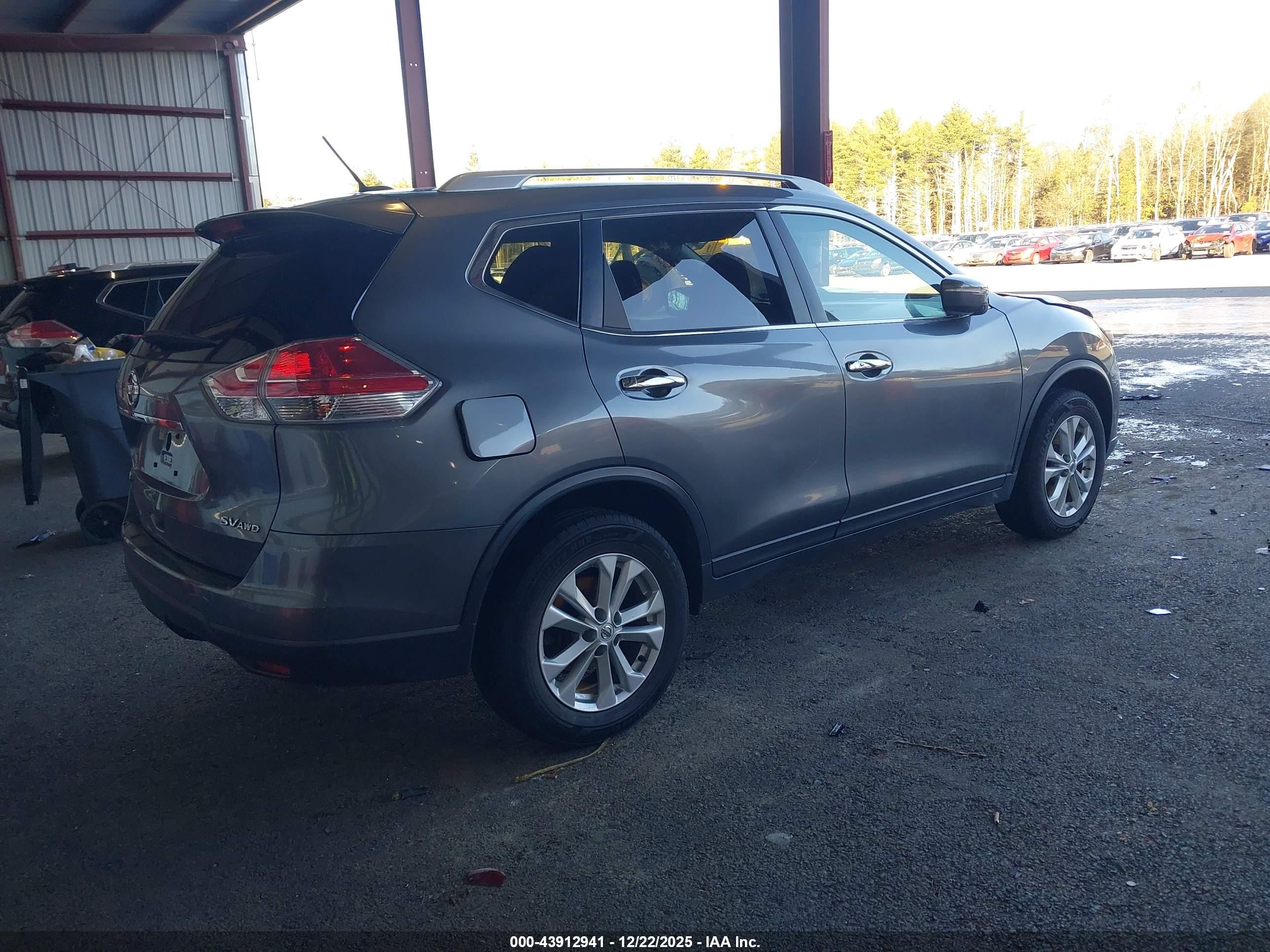 NISSAN ROGUE image 4