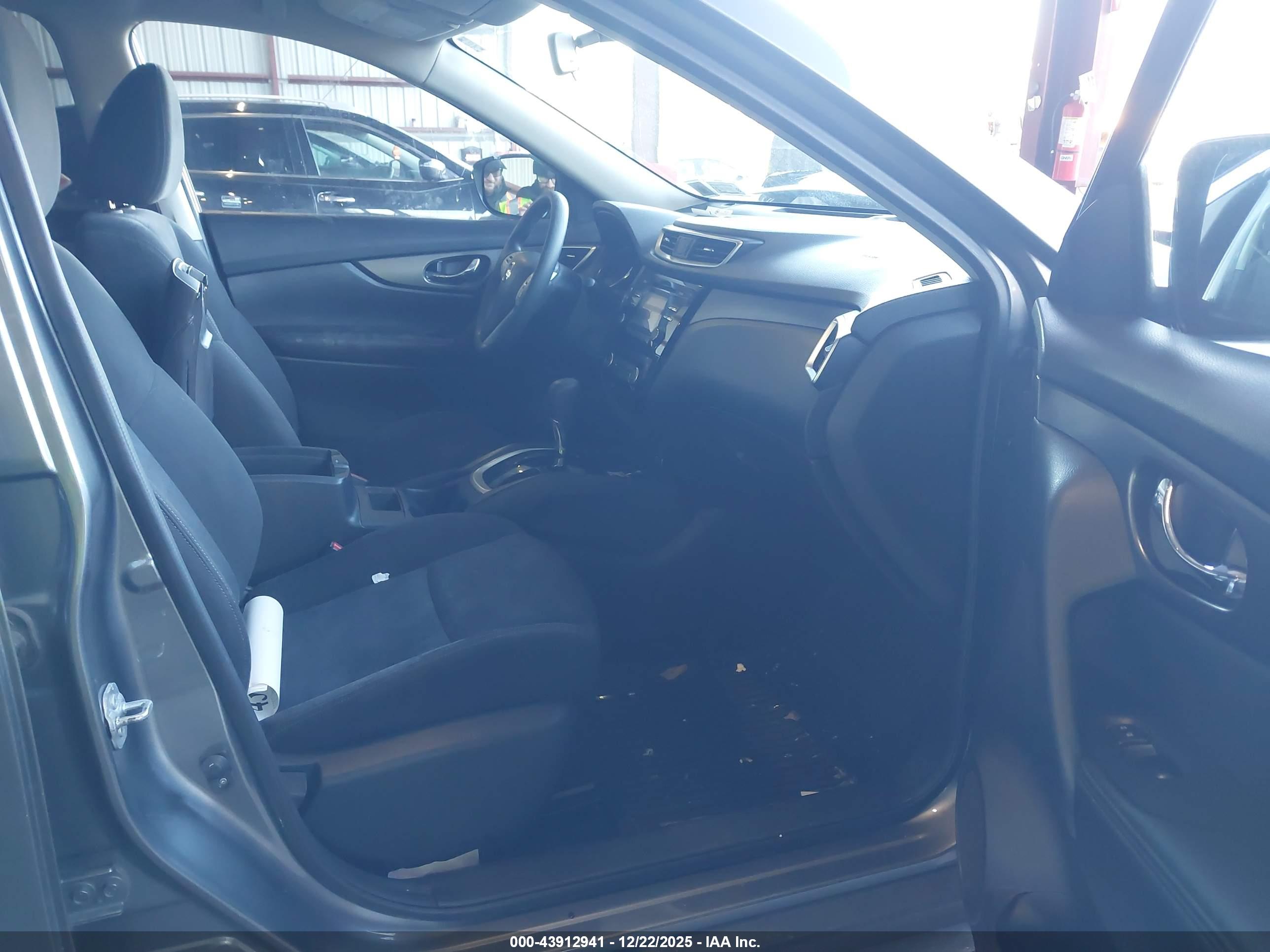NISSAN ROGUE image 5