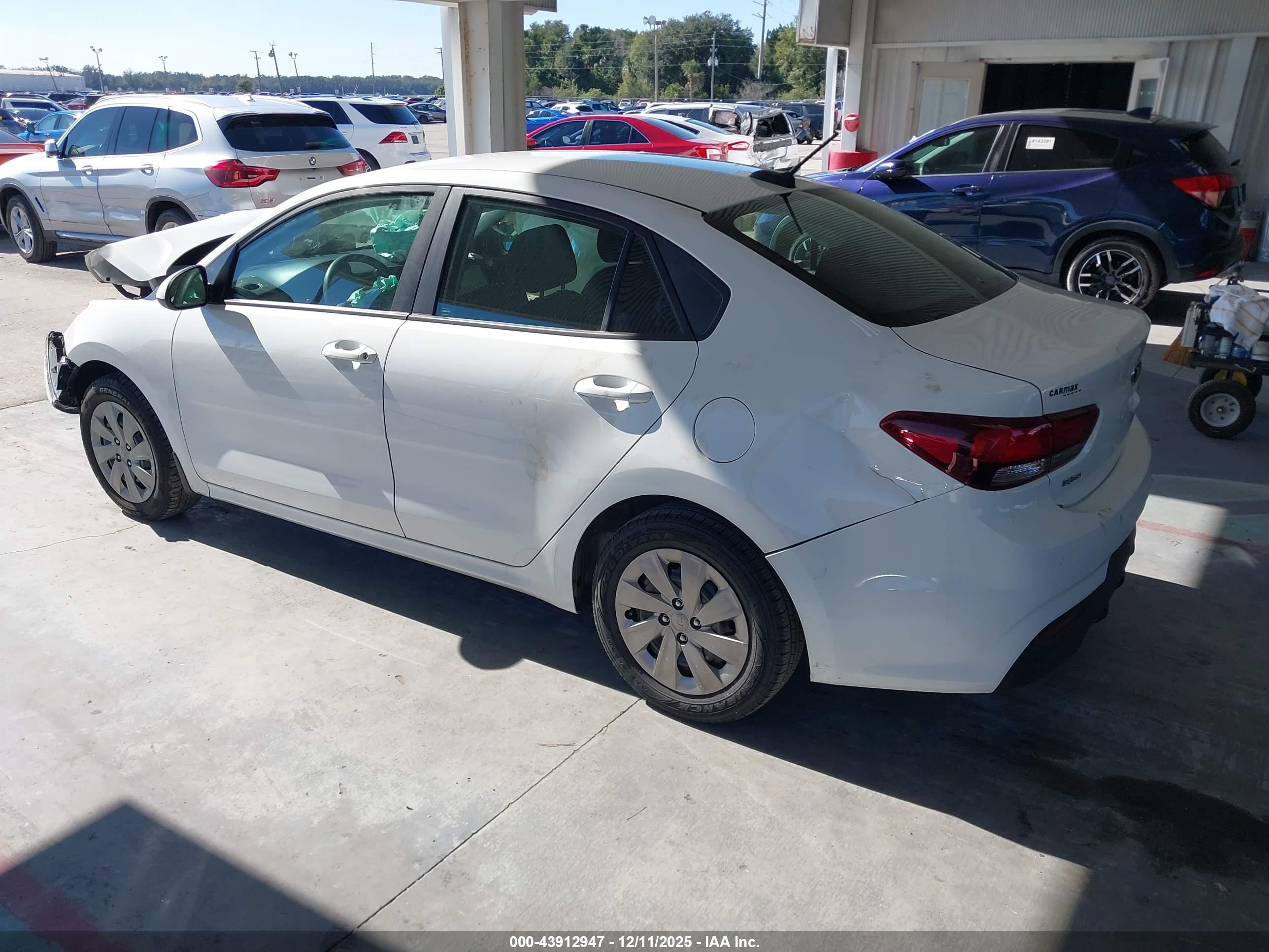 KIA RIO image 3