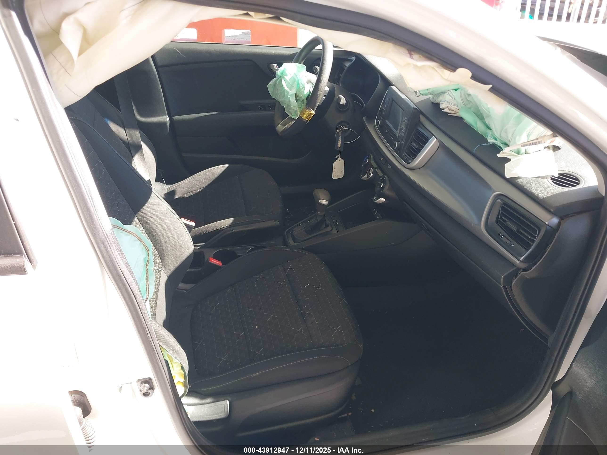 KIA RIO image 5
