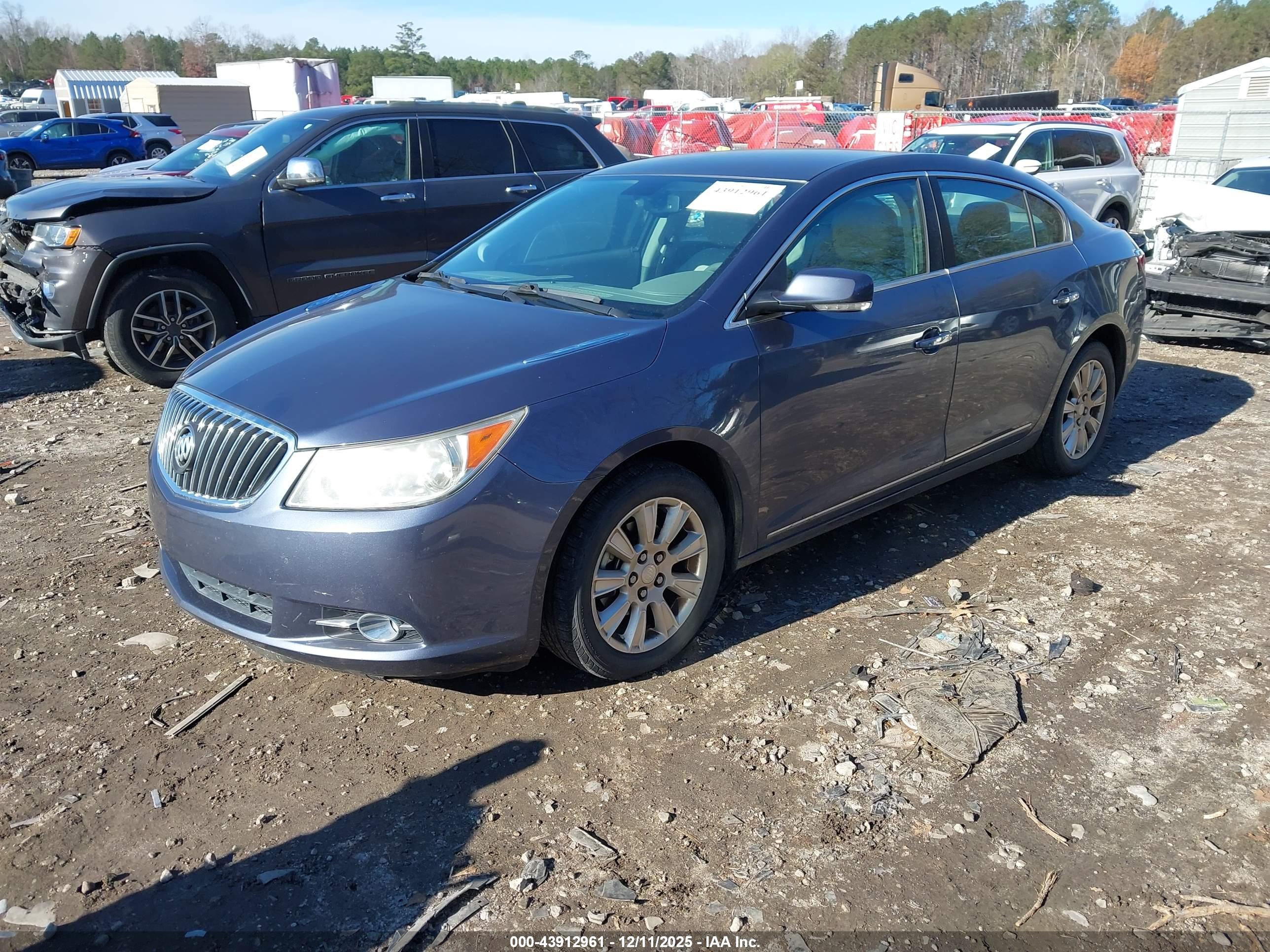 BUICK LACROSSE image 2
