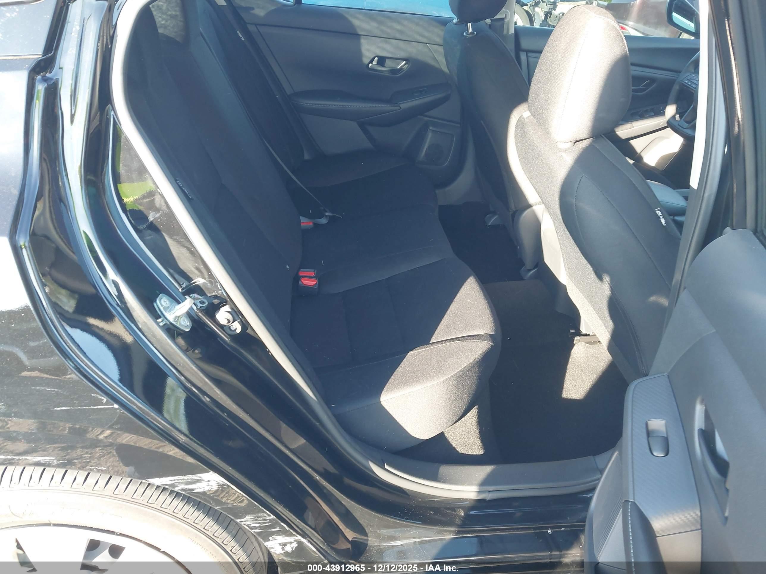 NISSAN SENTRA image 8
