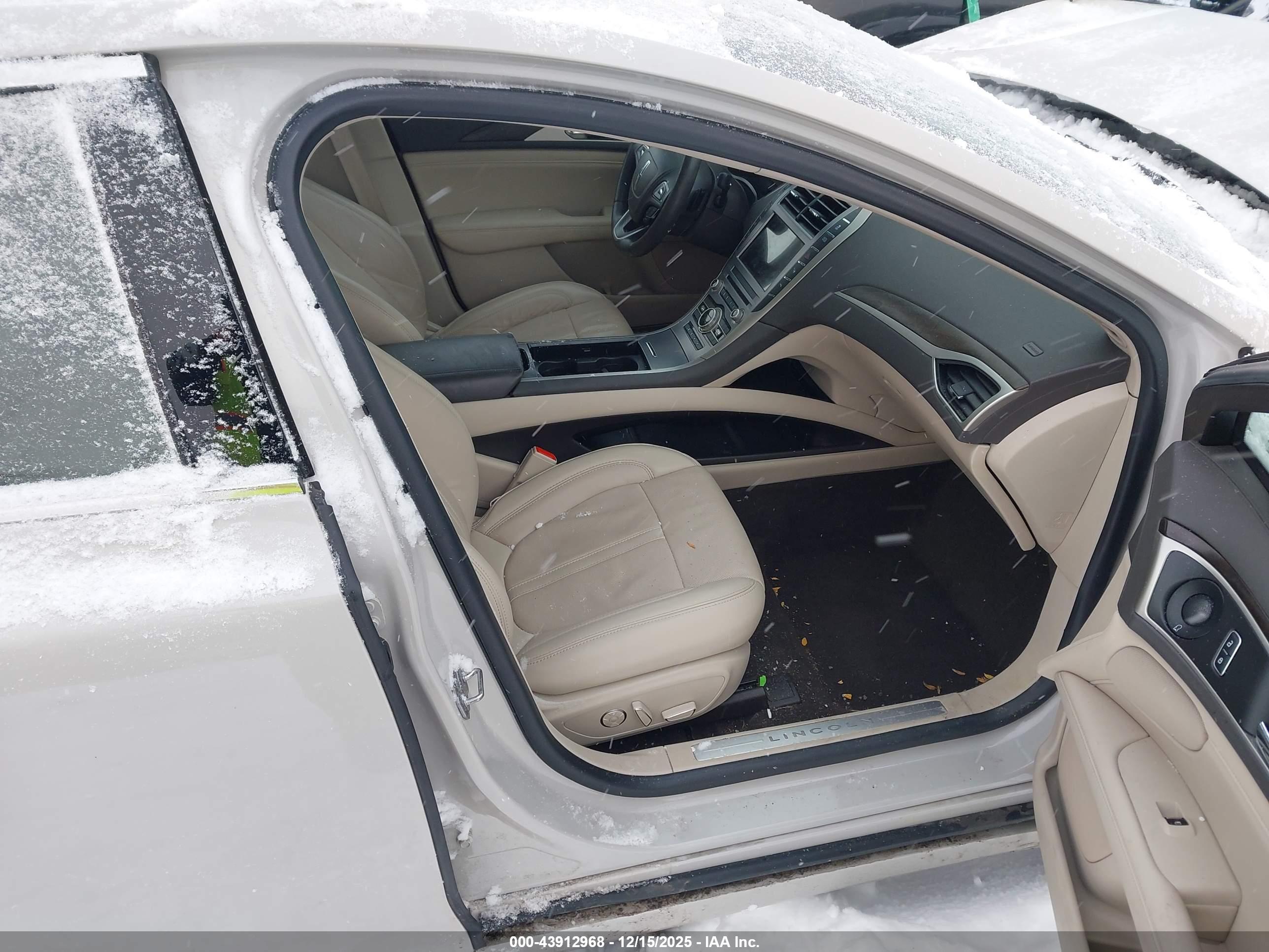 LINCOLN MKZ image 5